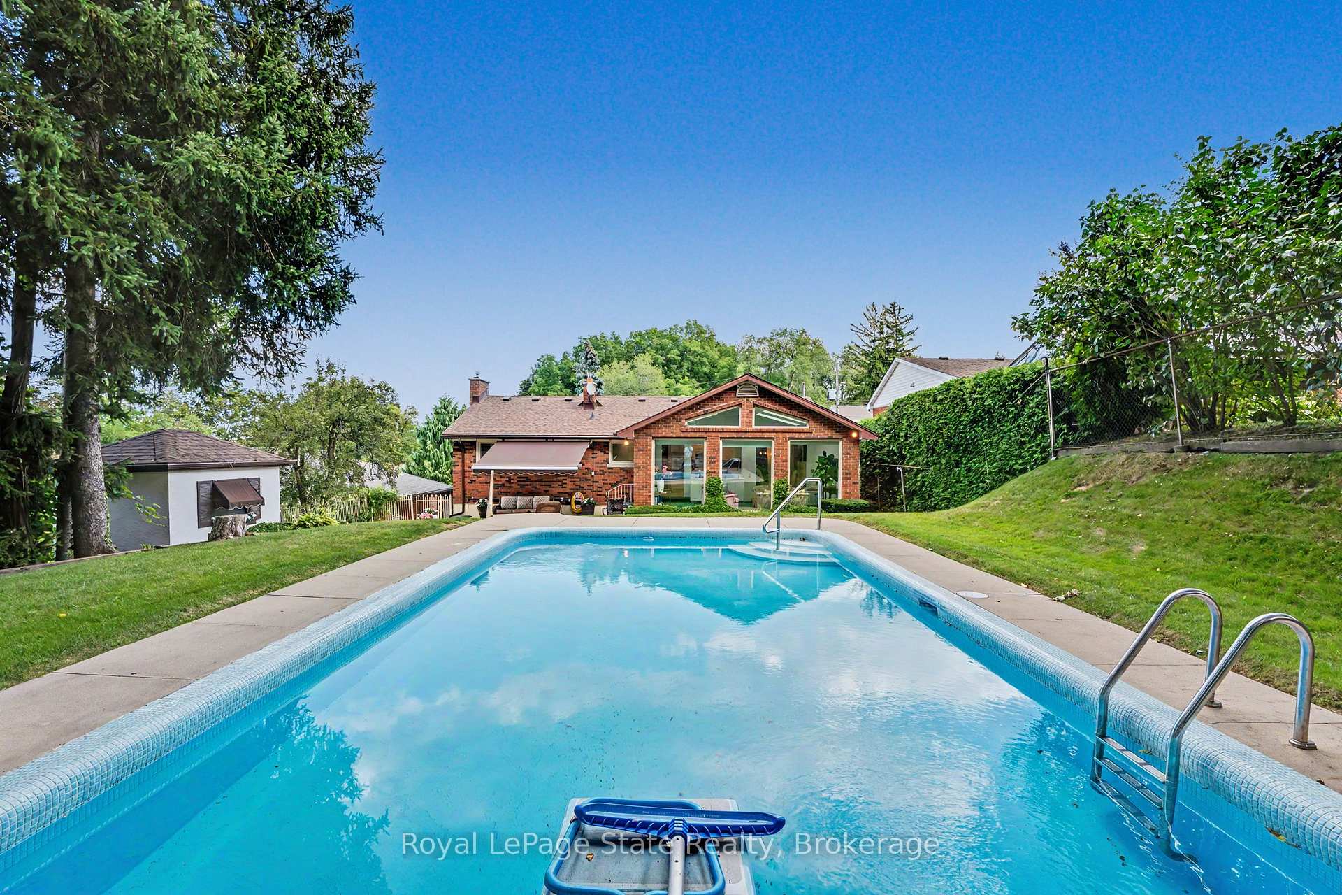 Photo 36 of 18 Battlefield Drive, Hamilton, Stoney Creek — HOMEH
