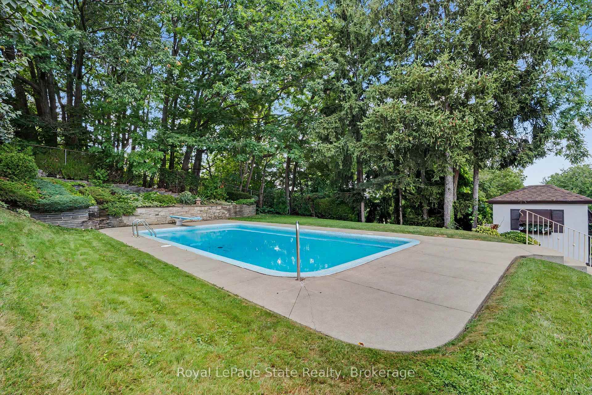 Photo 39 of 18 Battlefield Drive, Hamilton, Stoney Creek — HOMEH