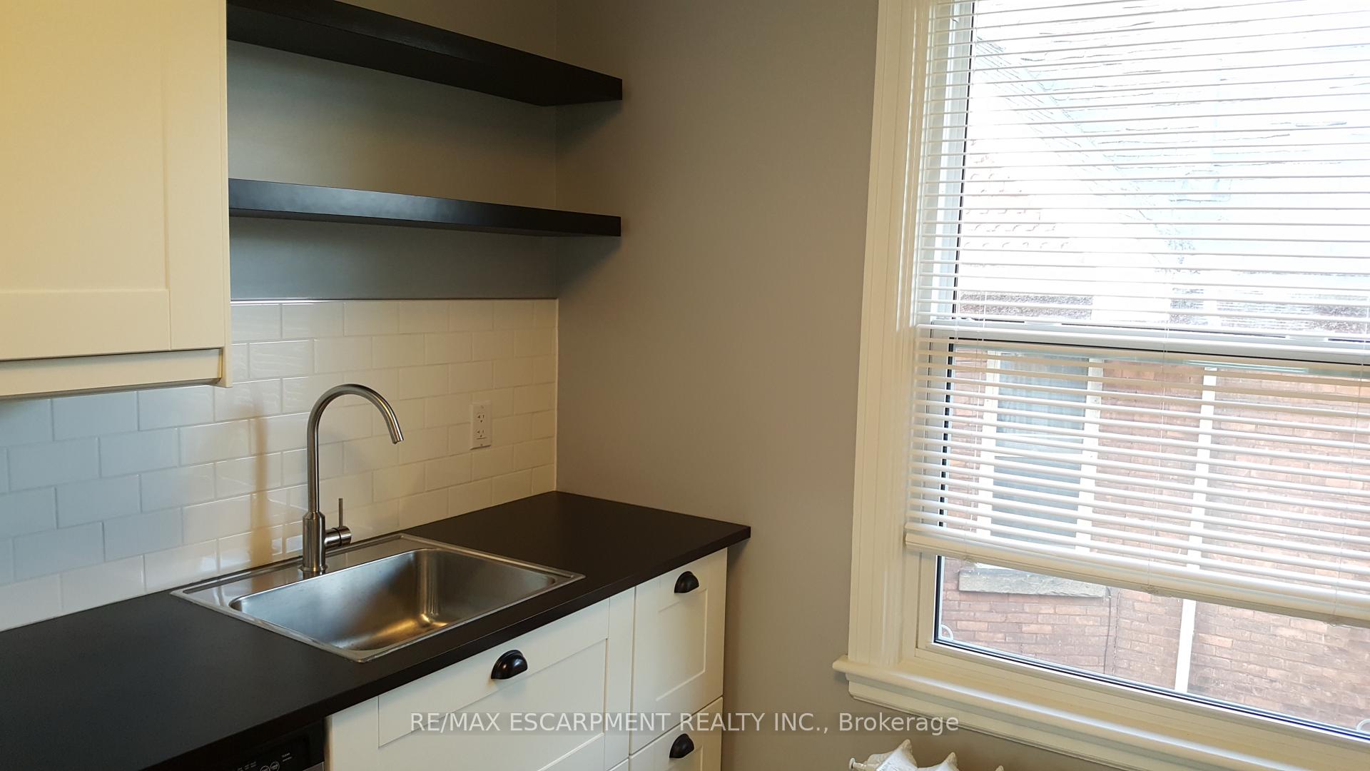 Photo 4 of Unit 3, 47 Sherman Avenue S, Hamilton, Gibson — HOMEH