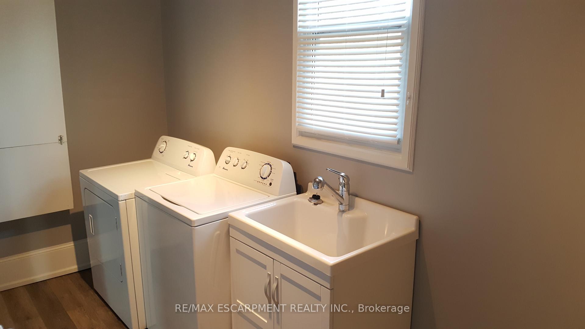 Photo 7 of Unit 3, 47 Sherman Avenue S, Hamilton, Gibson — HOMEH