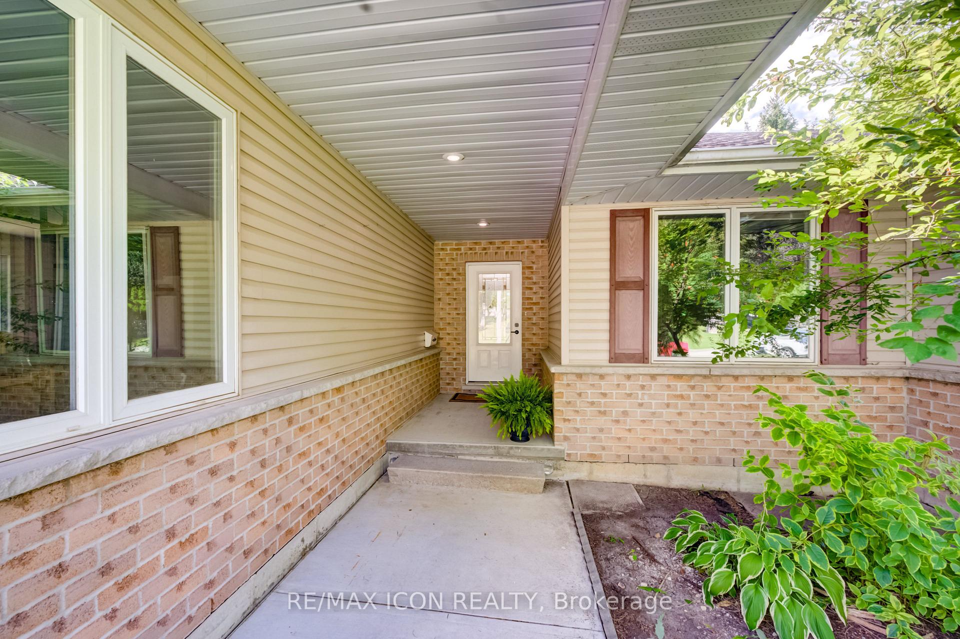 Photo 5 of 910 Walton Avenue N, North Perth, Listowel — HOMEH
