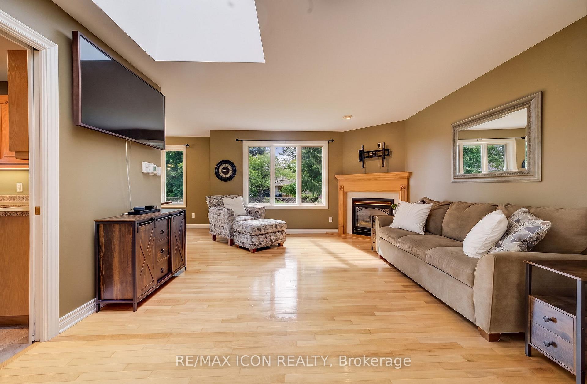 Photo 6 of 910 Walton Avenue N, North Perth, Listowel — HOMEH