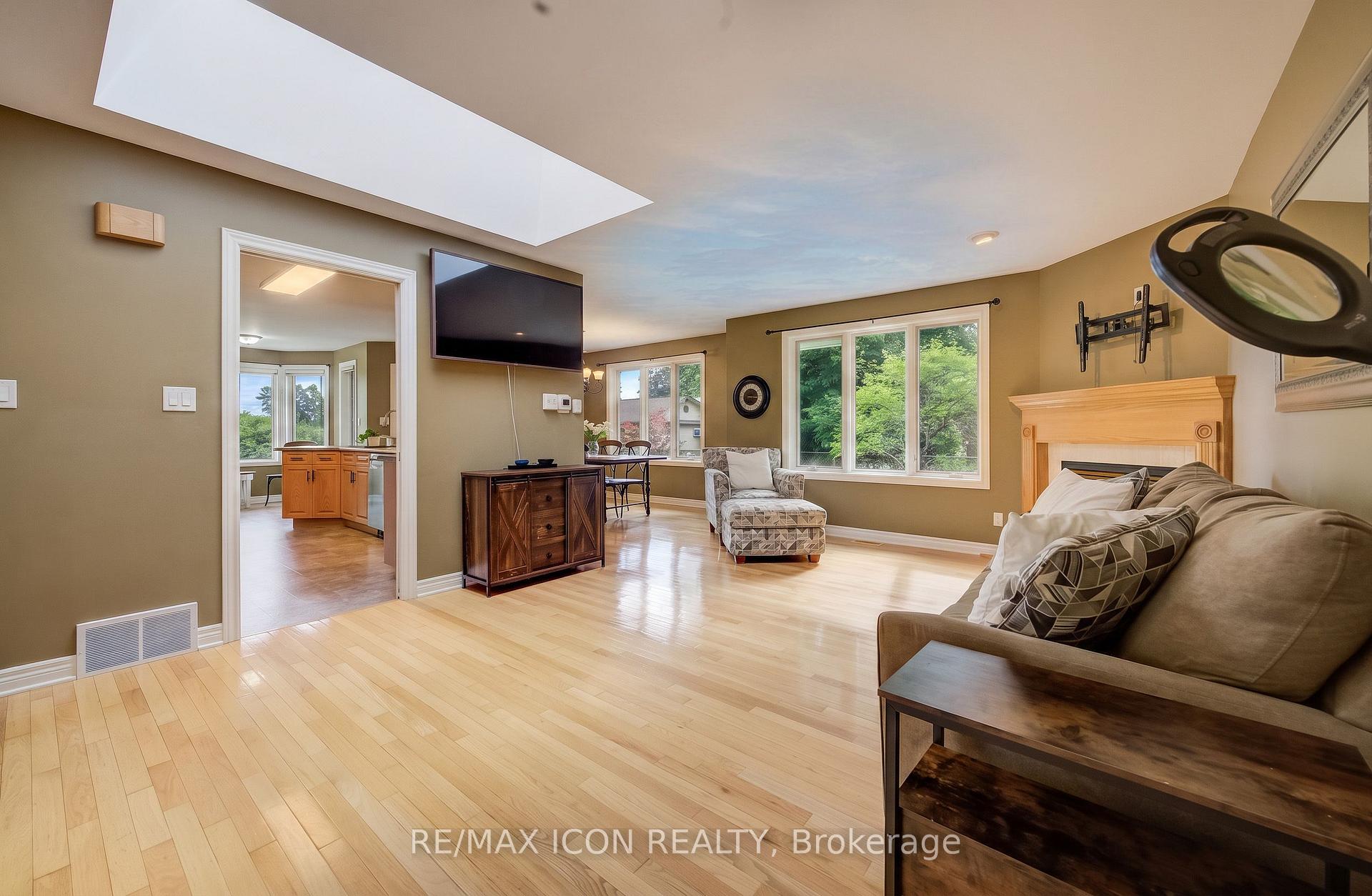 Photo 7 of 910 Walton Avenue N, North Perth, Listowel — HOMEH