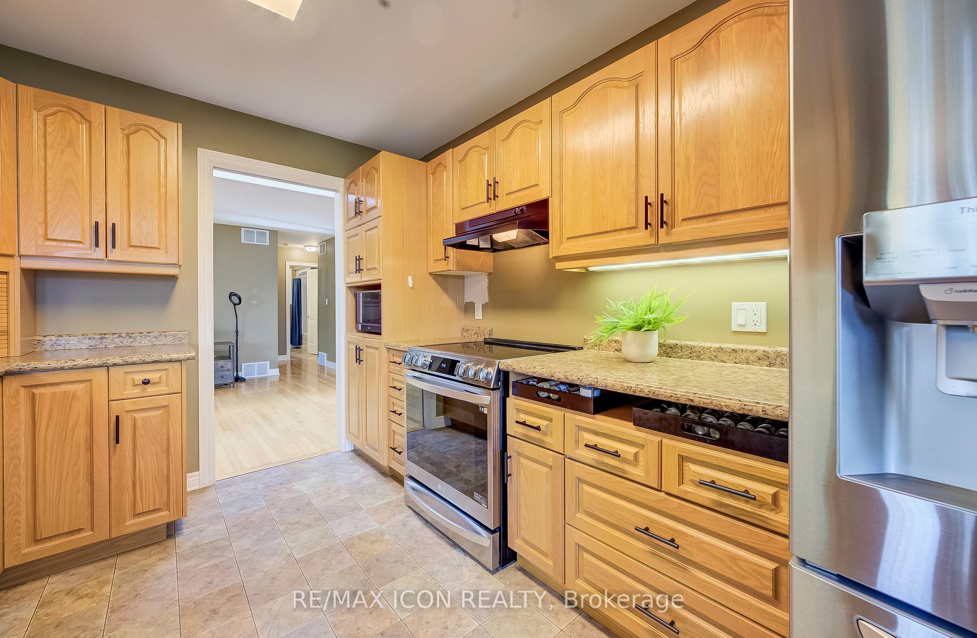Photo 13 of 910 Walton Avenue N, North Perth, Listowel — HOMEH