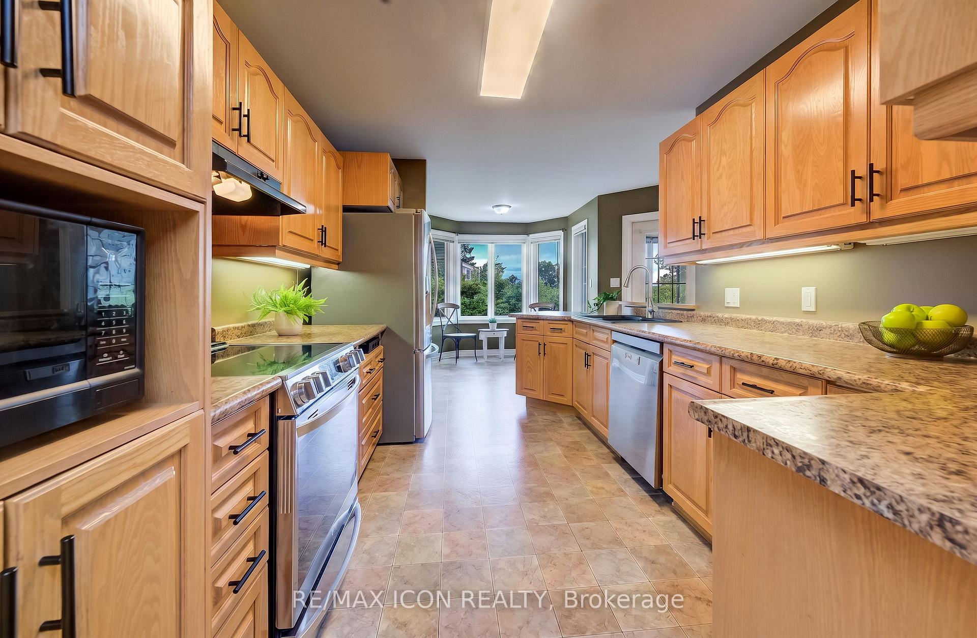 Photo 16 of 910 Walton Avenue N, North Perth, Listowel — HOMEH
