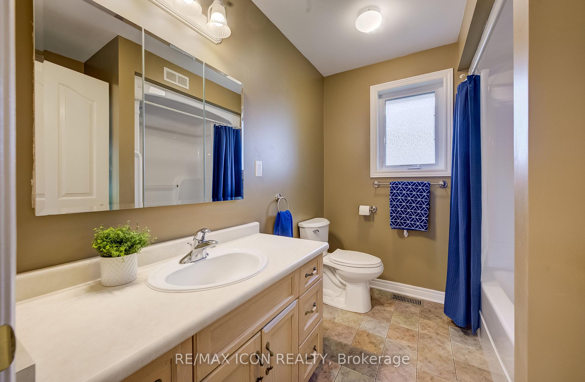Photo 28 of 910 Walton Avenue N, North Perth, Listowel — HOMEH