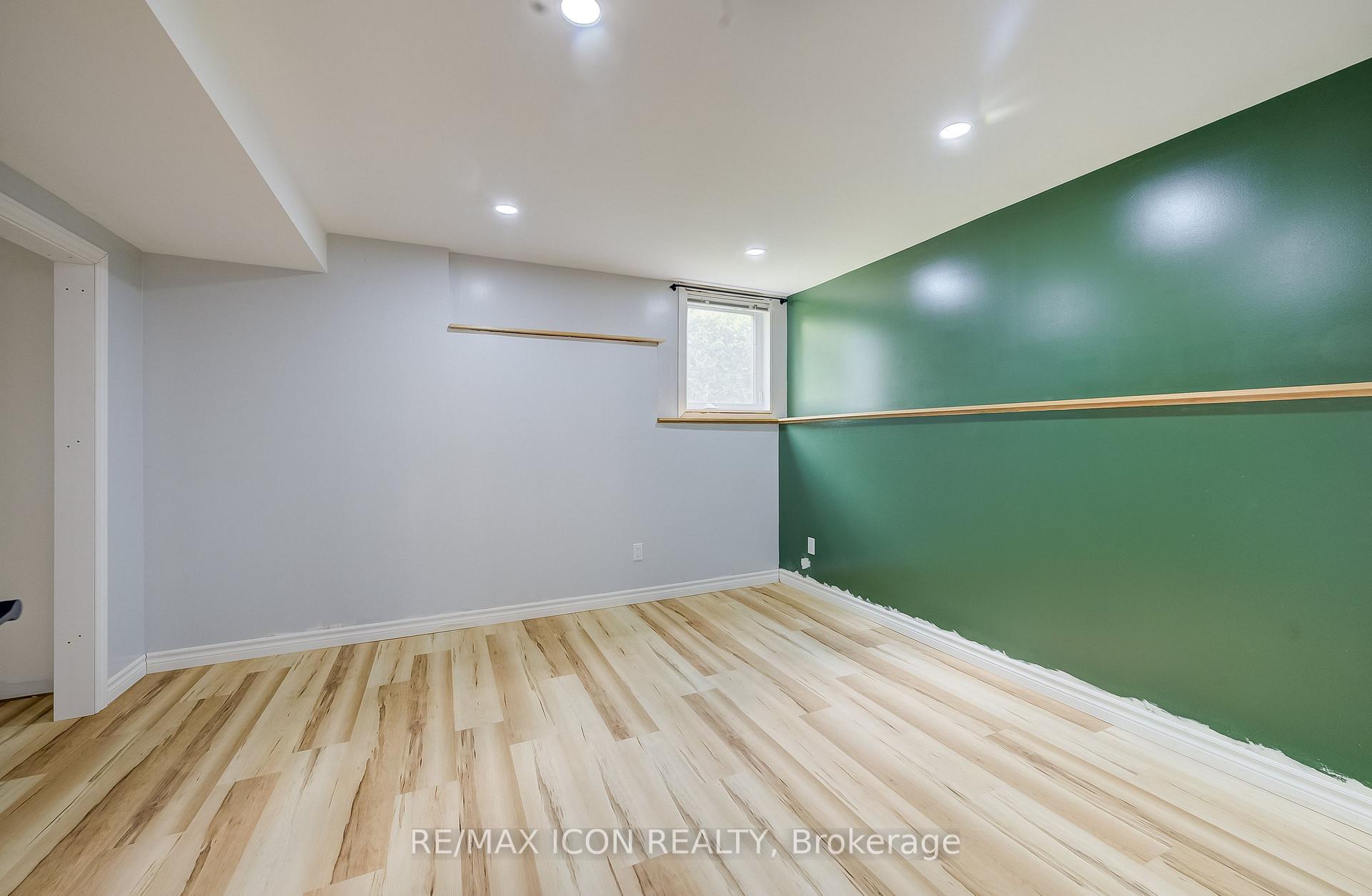 Photo 37 of 910 Walton Avenue N, North Perth, Listowel — HOMEH