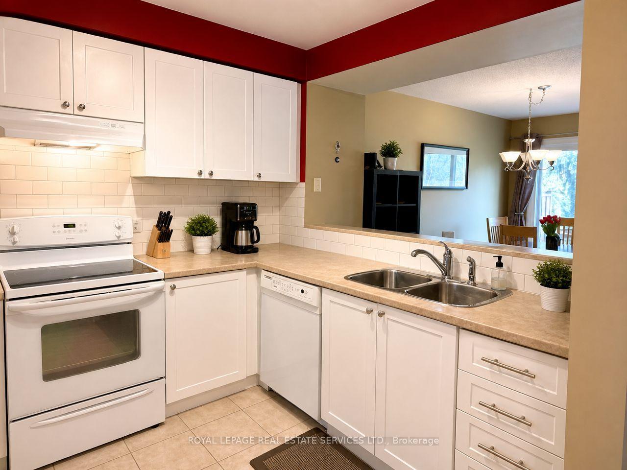 Photo 4 of Unit 35, 2920 Headon Forest Drive, Burlington, Headon — HOMEH