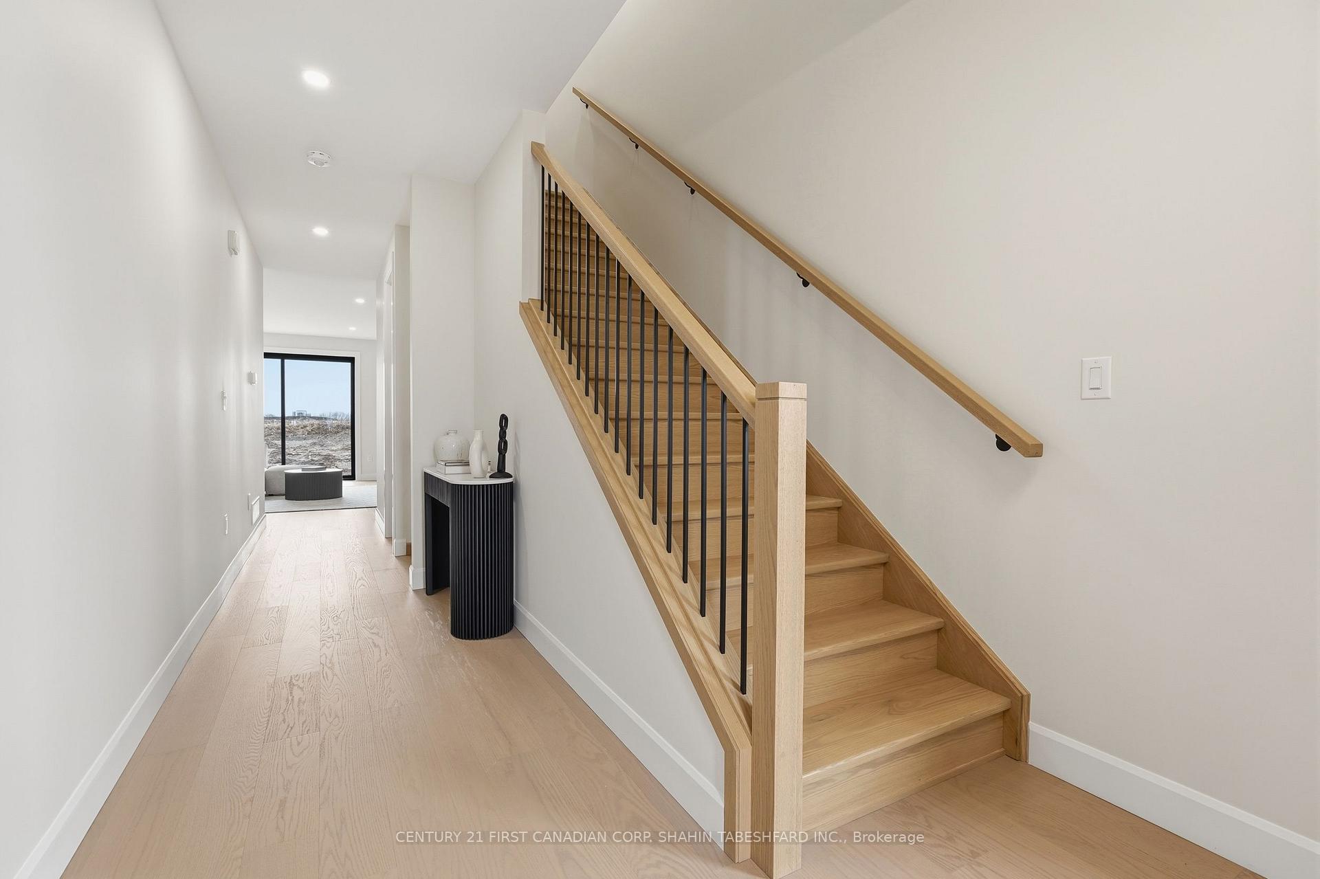 Photo 21 of 2314 Darwin Crescent, London, South V — HOMEH