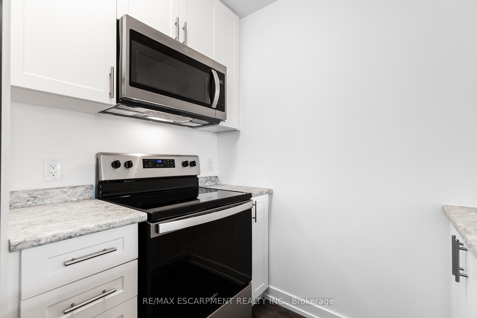 Photo 9 of Unit 417, 470 Dundas Street E, Hamilton, Waterdown — HOMEH