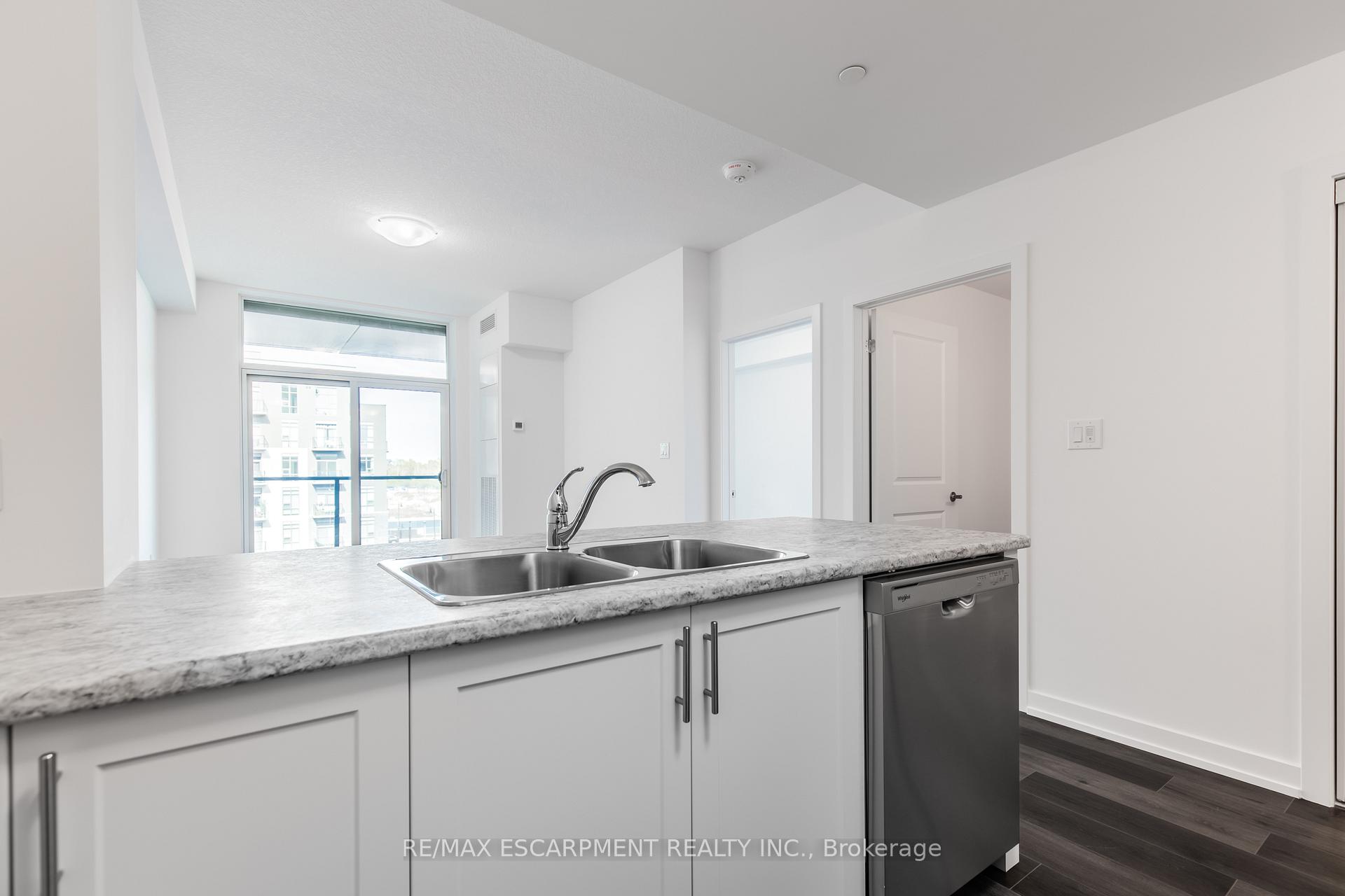 Photo 10 of Unit 417, 470 Dundas Street E, Hamilton, Waterdown — HOMEH