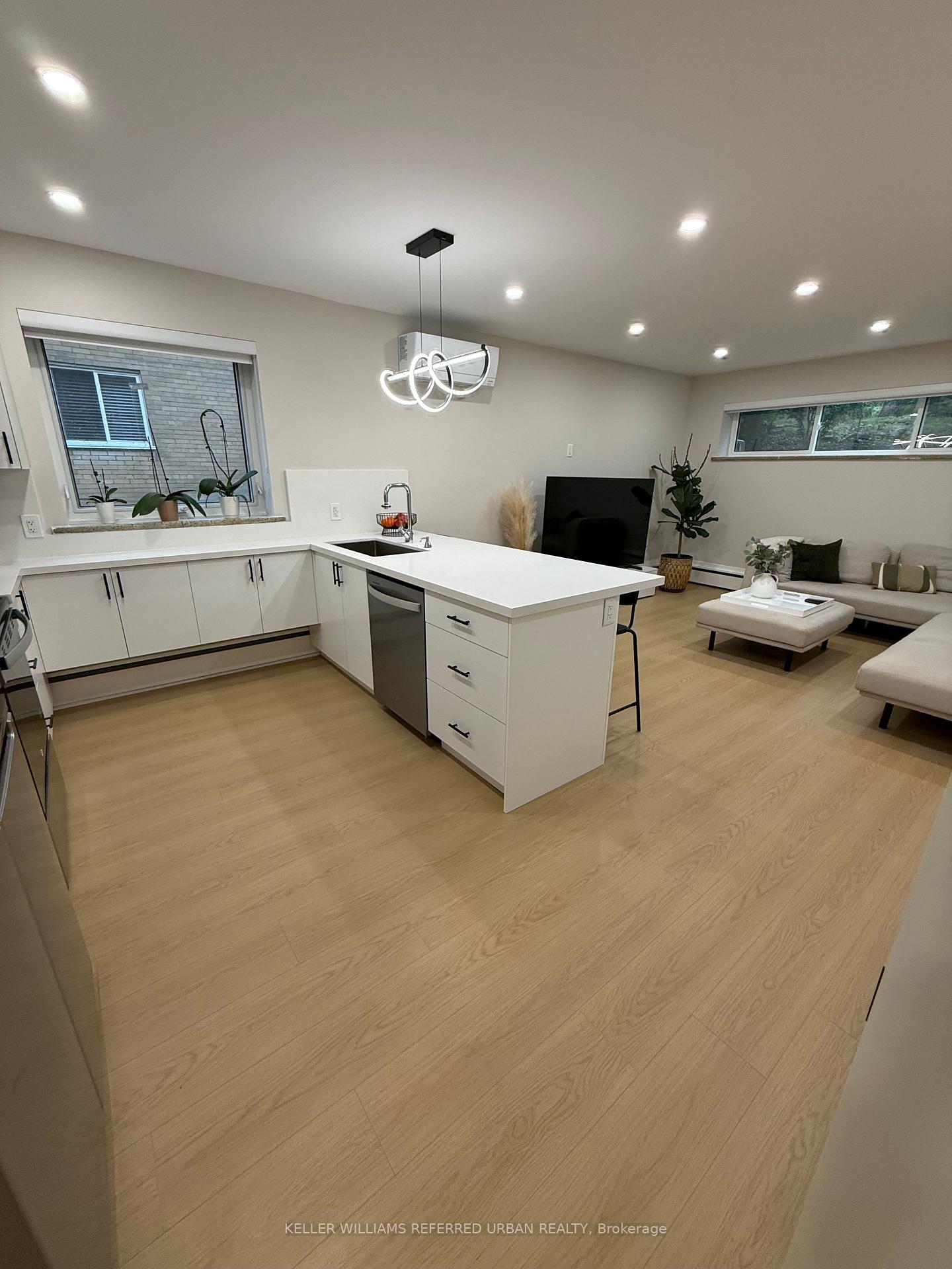 Photo 3 of Unit 6, 27 Cannon Road, Etobicoke, Stonegate-Queensway — HOMEH