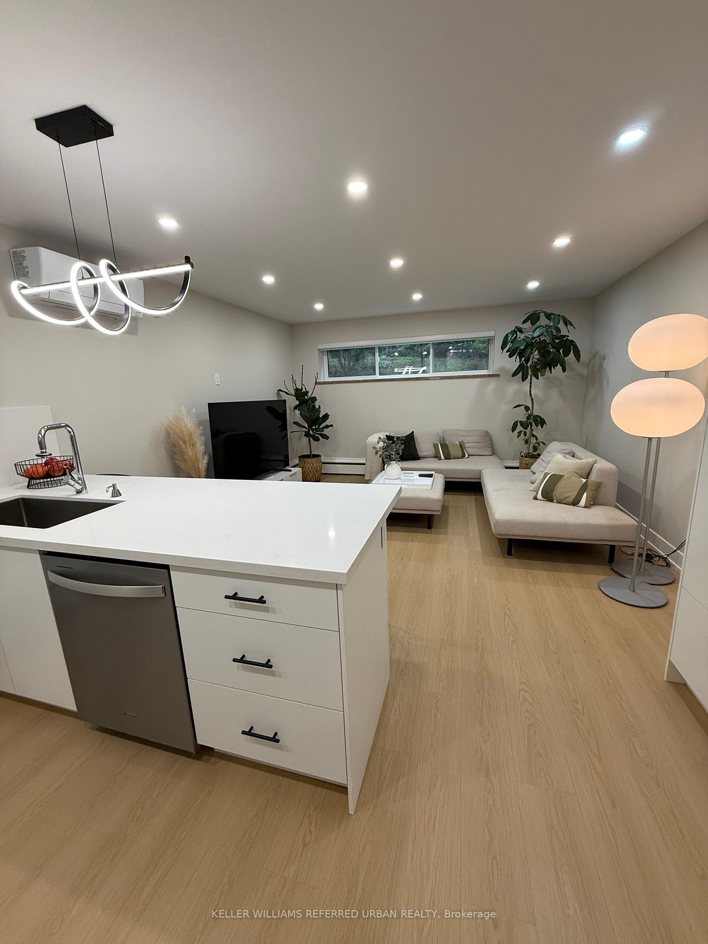 Photo 4 of Unit 6, 27 Cannon Road, Etobicoke, Stonegate-Queensway — HOMEH