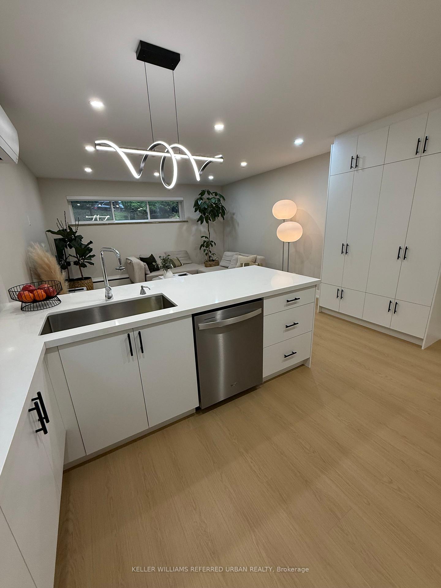 Photo 5 of Unit 6, 27 Cannon Road, Etobicoke, Stonegate-Queensway — HOMEH