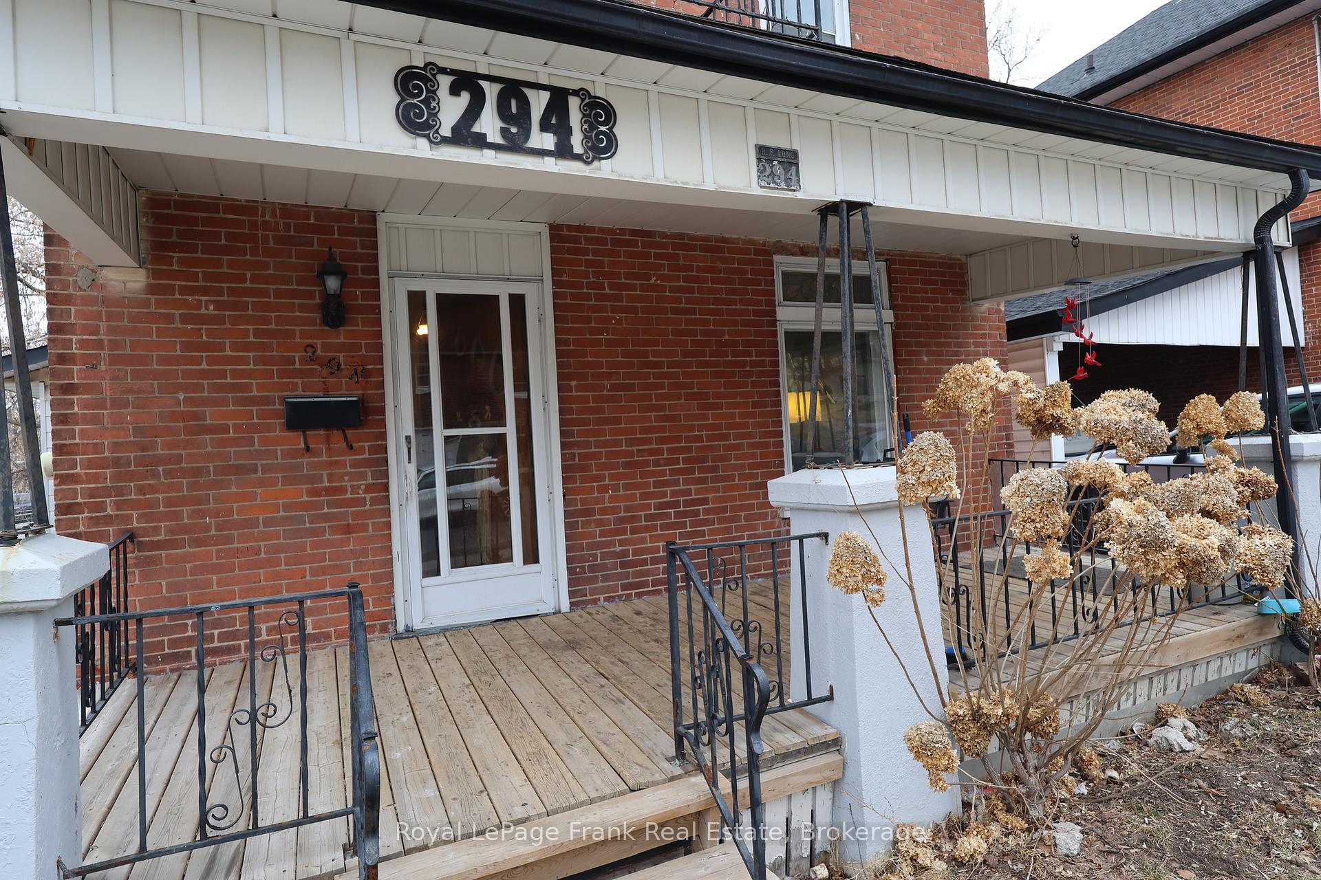 Photo 4 of 294 Parkhill Road W, Peterborough, Northcrest Ward 5 — HOMEH