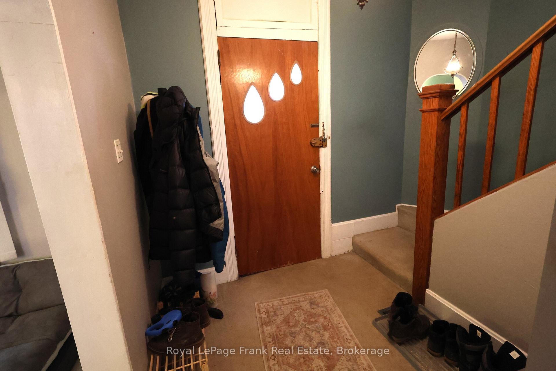 Photo 5 of 294 Parkhill Road W, Peterborough, Northcrest Ward 5 — HOMEH