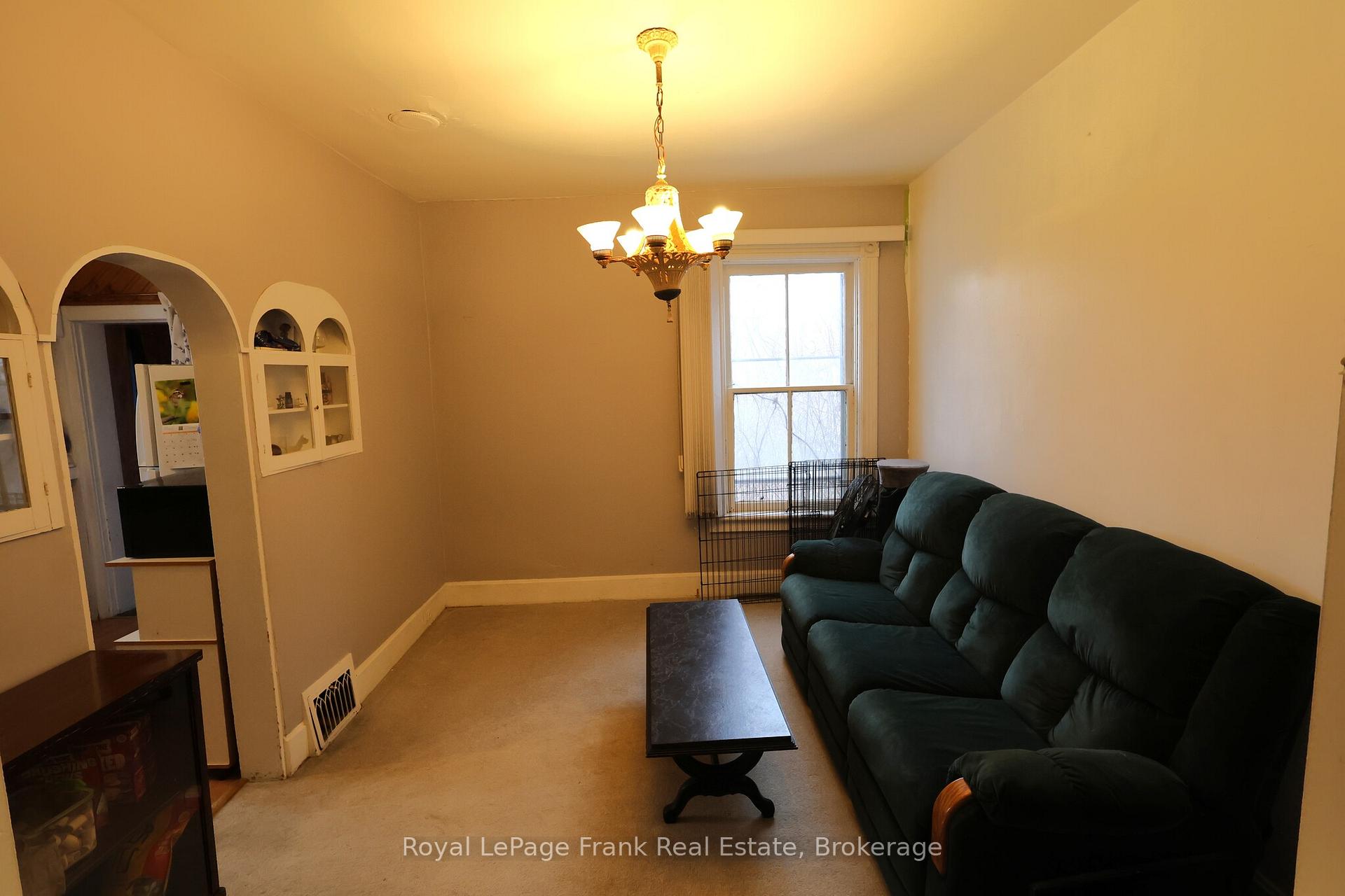 Photo 12 of 294 Parkhill Road W, Peterborough, Northcrest Ward 5 — HOMEH