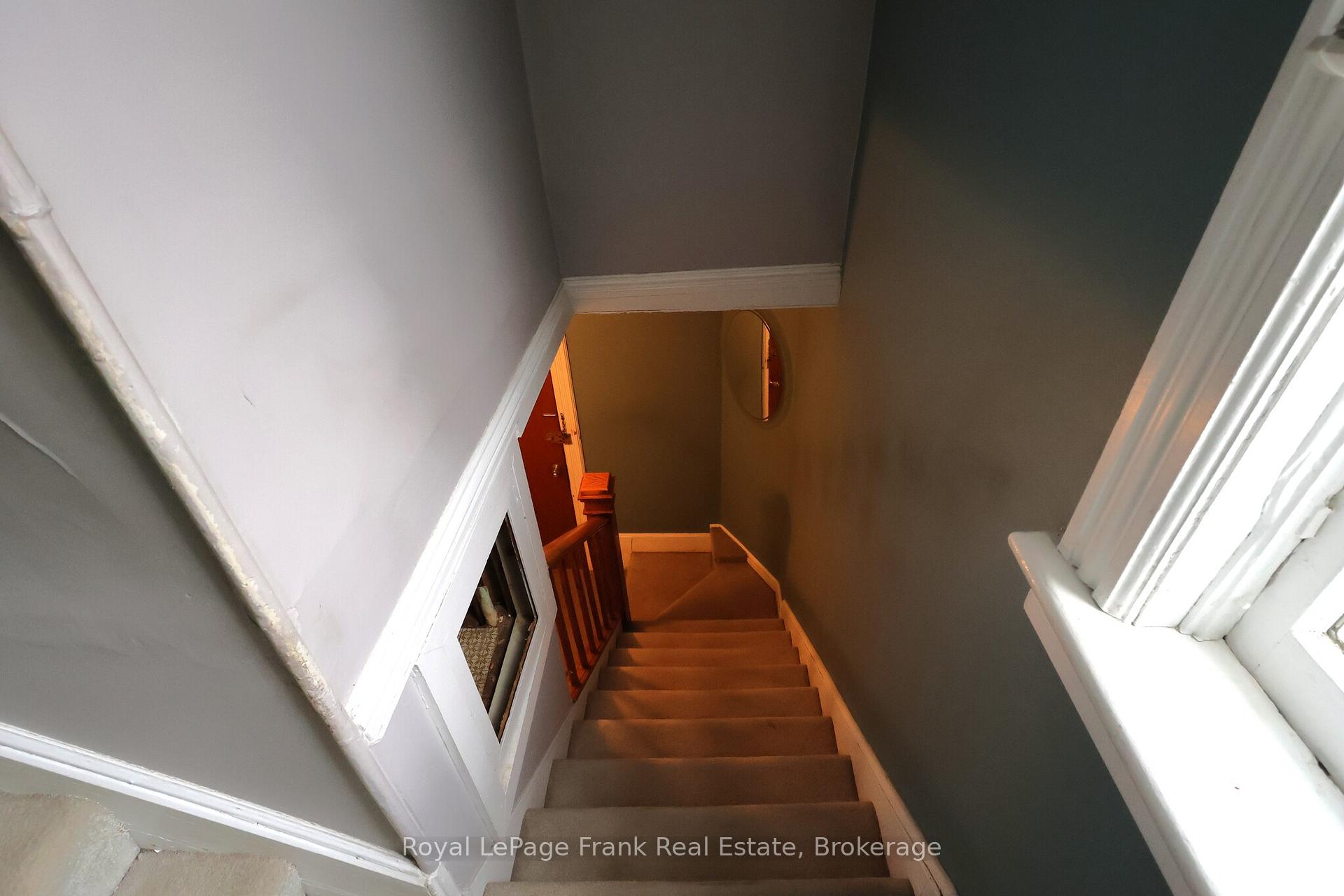 Photo 24 of 294 Parkhill Road W, Peterborough, Northcrest Ward 5 — HOMEH