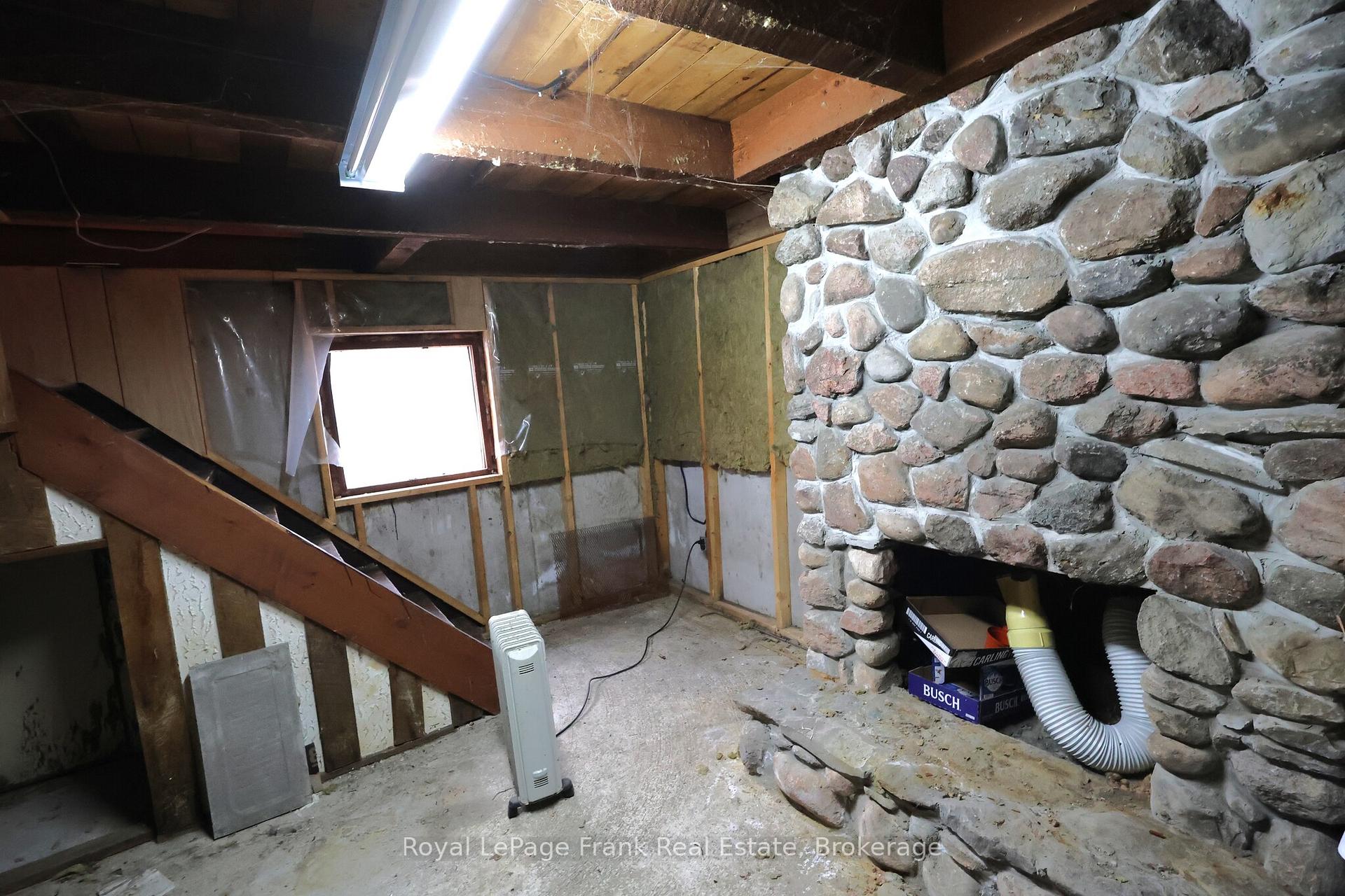 Photo 26 of 294 Parkhill Road W, Peterborough, Northcrest Ward 5 — HOMEH