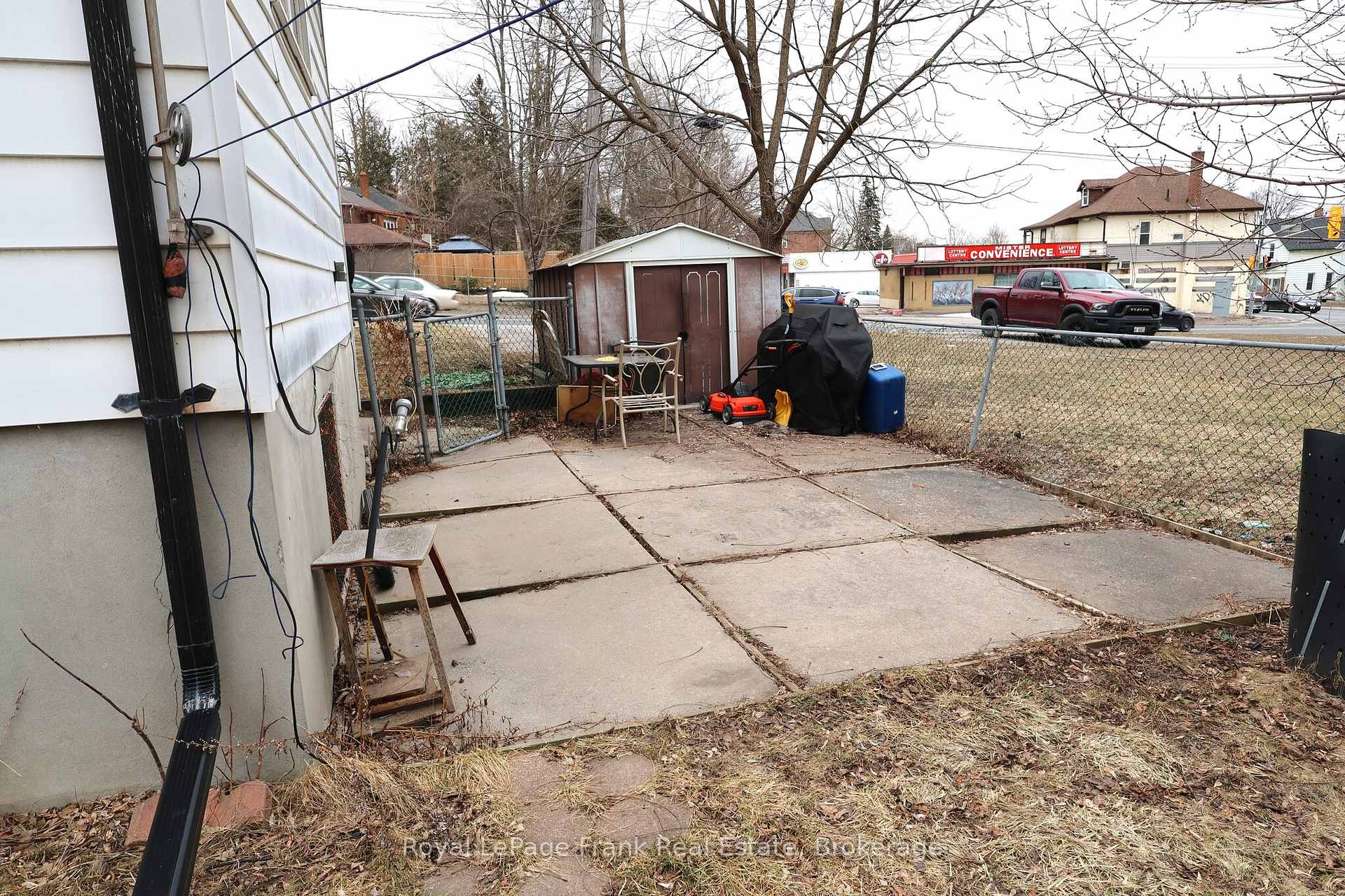 Photo 28 of 294 Parkhill Road W, Peterborough, Northcrest Ward 5 — HOMEH