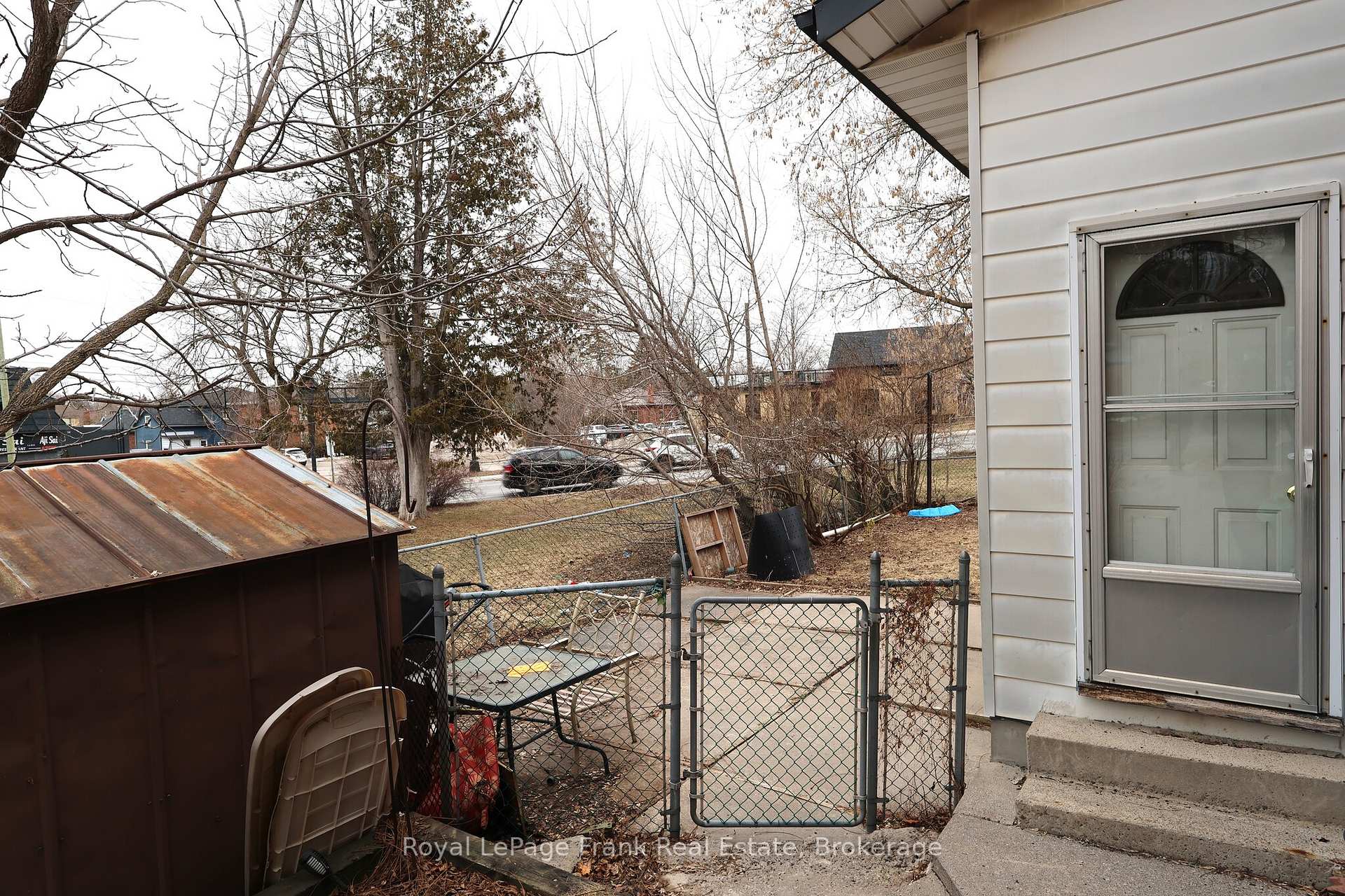 Photo 29 of 294 Parkhill Road W, Peterborough, Northcrest Ward 5 — HOMEH