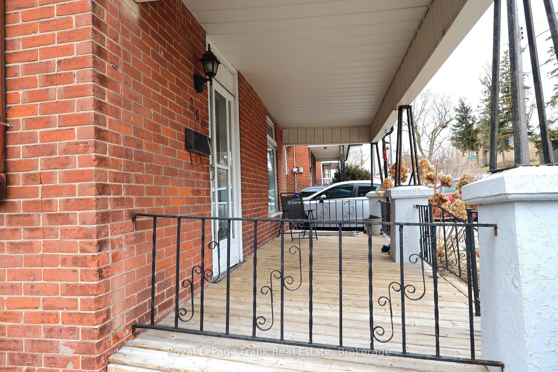 Photo 30 of 294 Parkhill Road W, Peterborough, Northcrest Ward 5 — HOMEH