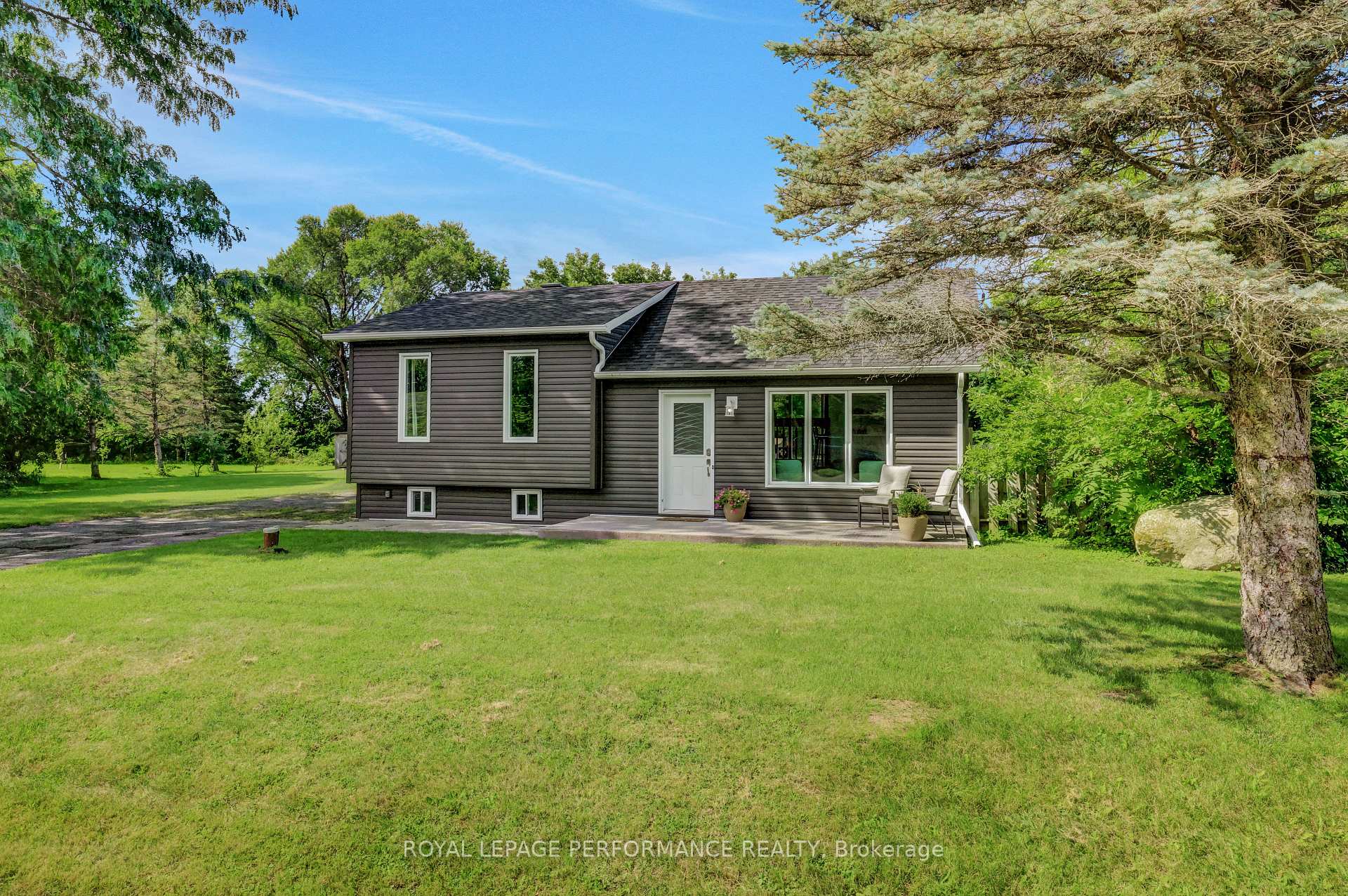 Photo 2 of 11 Alyssa Crescent, North Dundas, North Dundas (Winchester) Twp — HOMEH