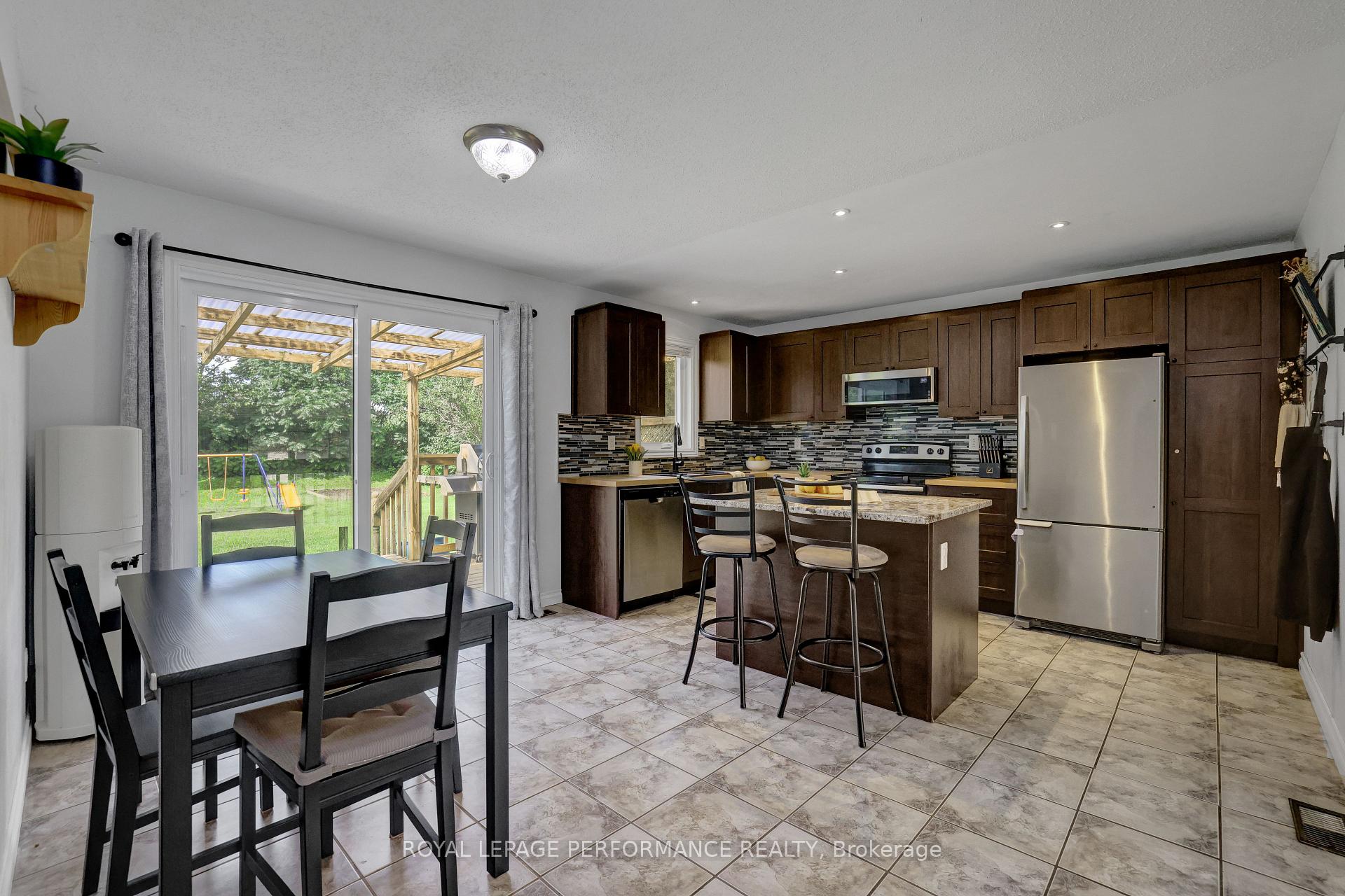 Photo 9 of 11 Alyssa Crescent, North Dundas, North Dundas (Winchester) Twp — HOMEH