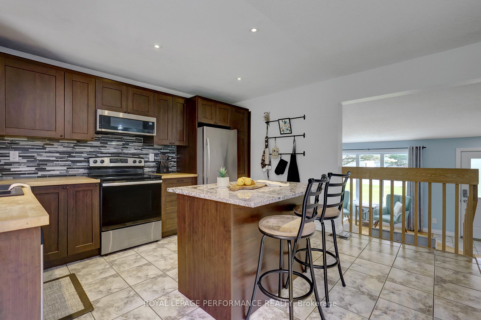 Photo 13 of 11 Alyssa Crescent, North Dundas, North Dundas (Winchester) Twp — HOMEH
