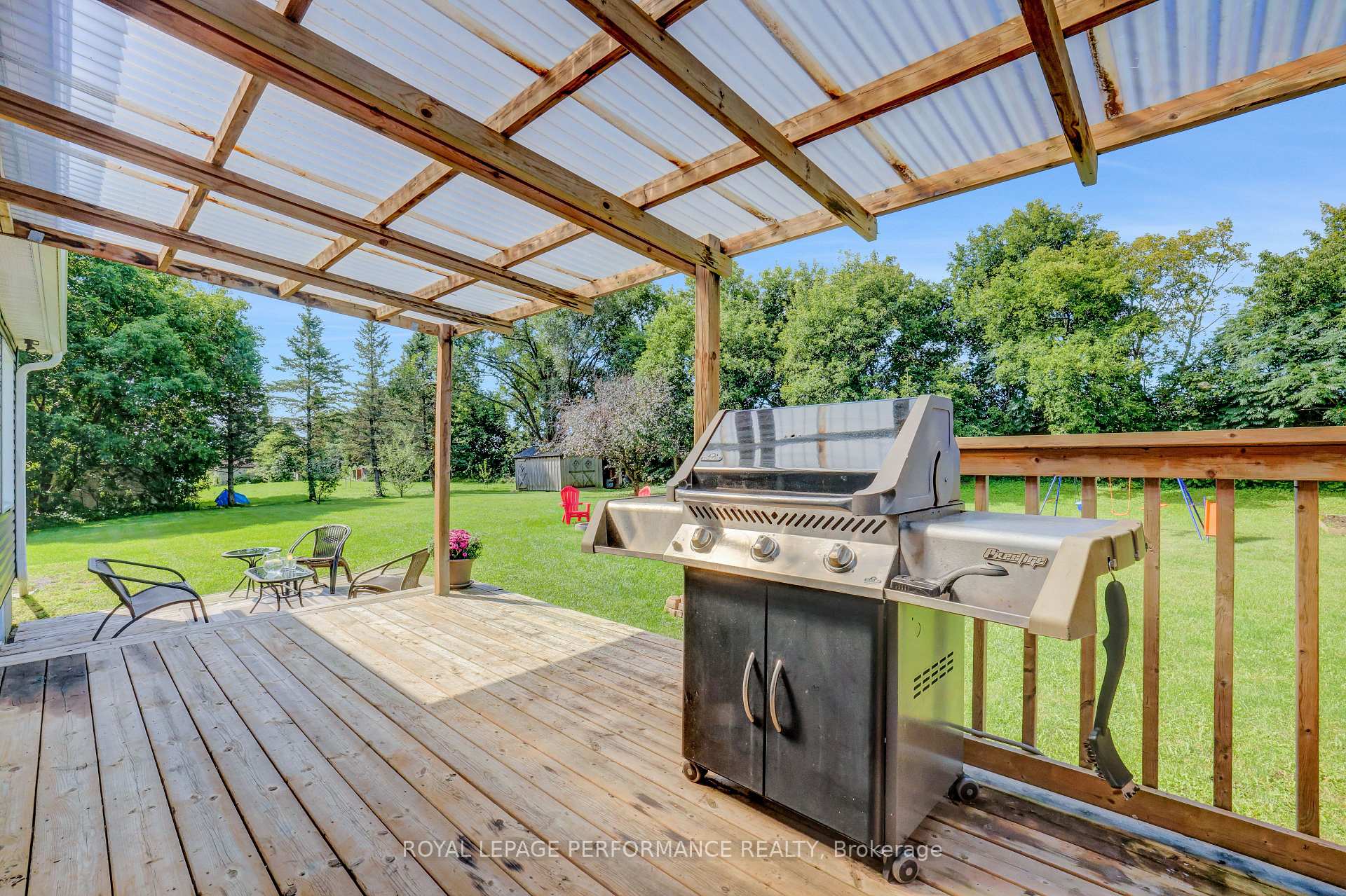 Photo 32 of 11 Alyssa Crescent, North Dundas, North Dundas (Winchester) Twp — HOMEH