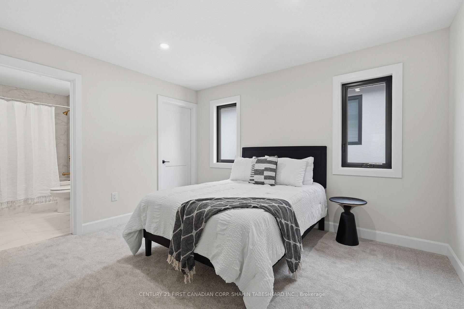 Photo 29 of 2320 Darwin Crescent, London, South V — HOMEH