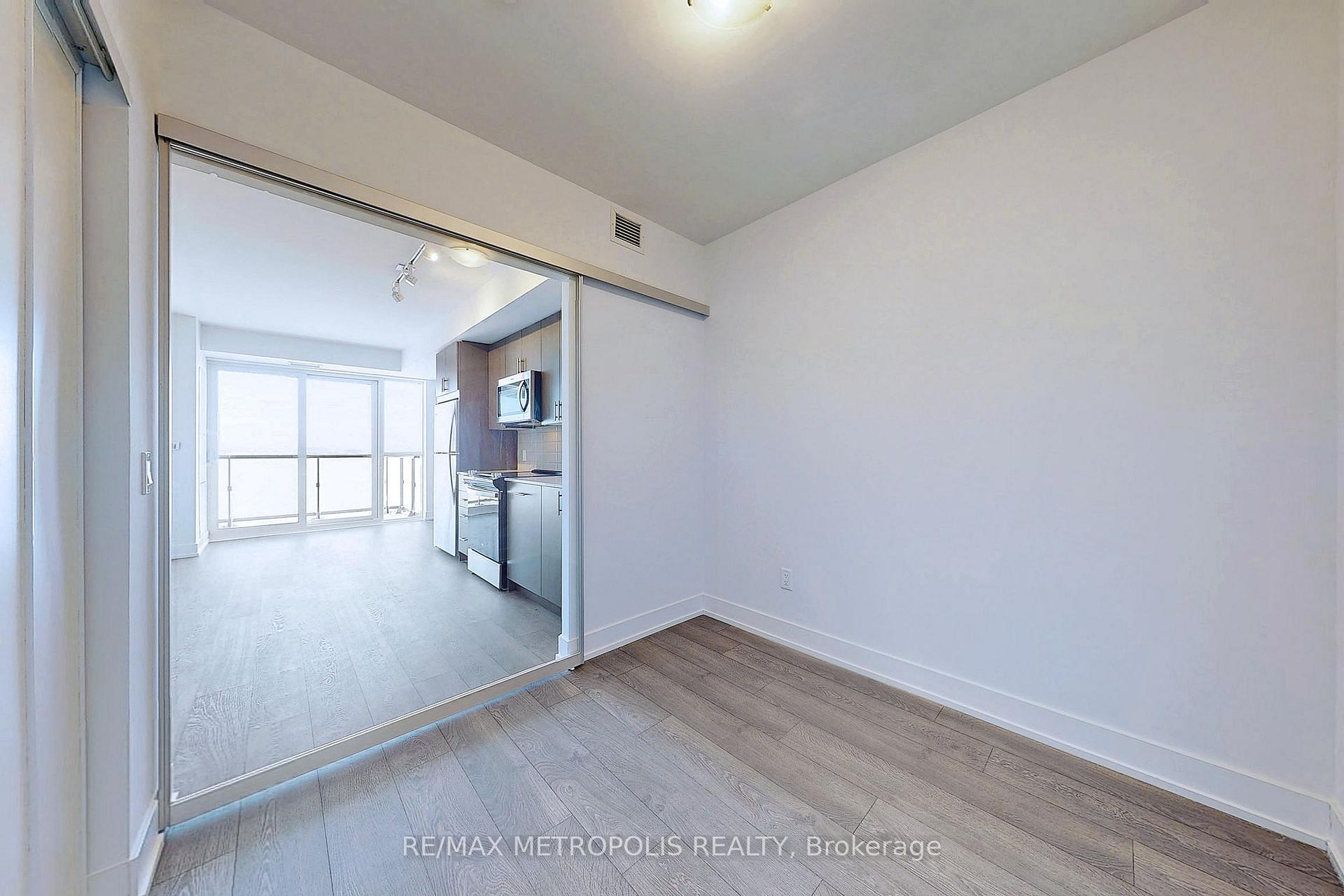 Photo 9 of Unit 2215, 2550 Simcoe Street N, Oshawa, Windfields — HOMEH