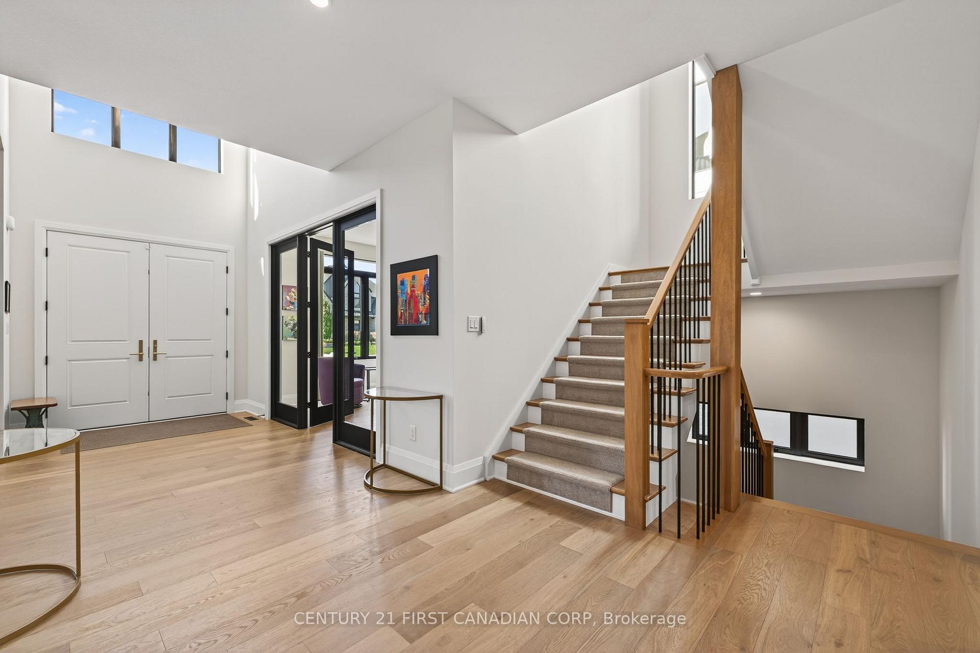 Photo 3 of 1704 Upper West Avenue, London, South B — HOMEH