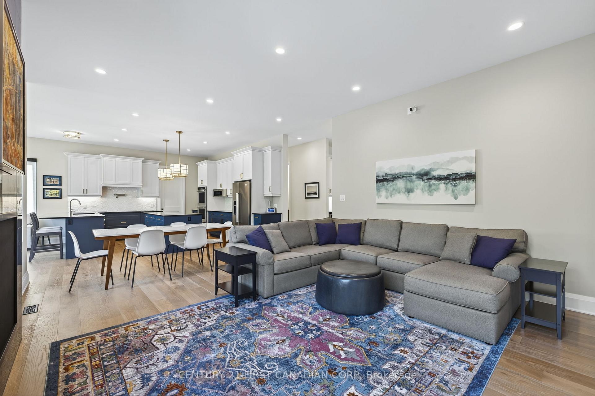 Photo 8 of 1704 Upper West Avenue, London, South B — HOMEH