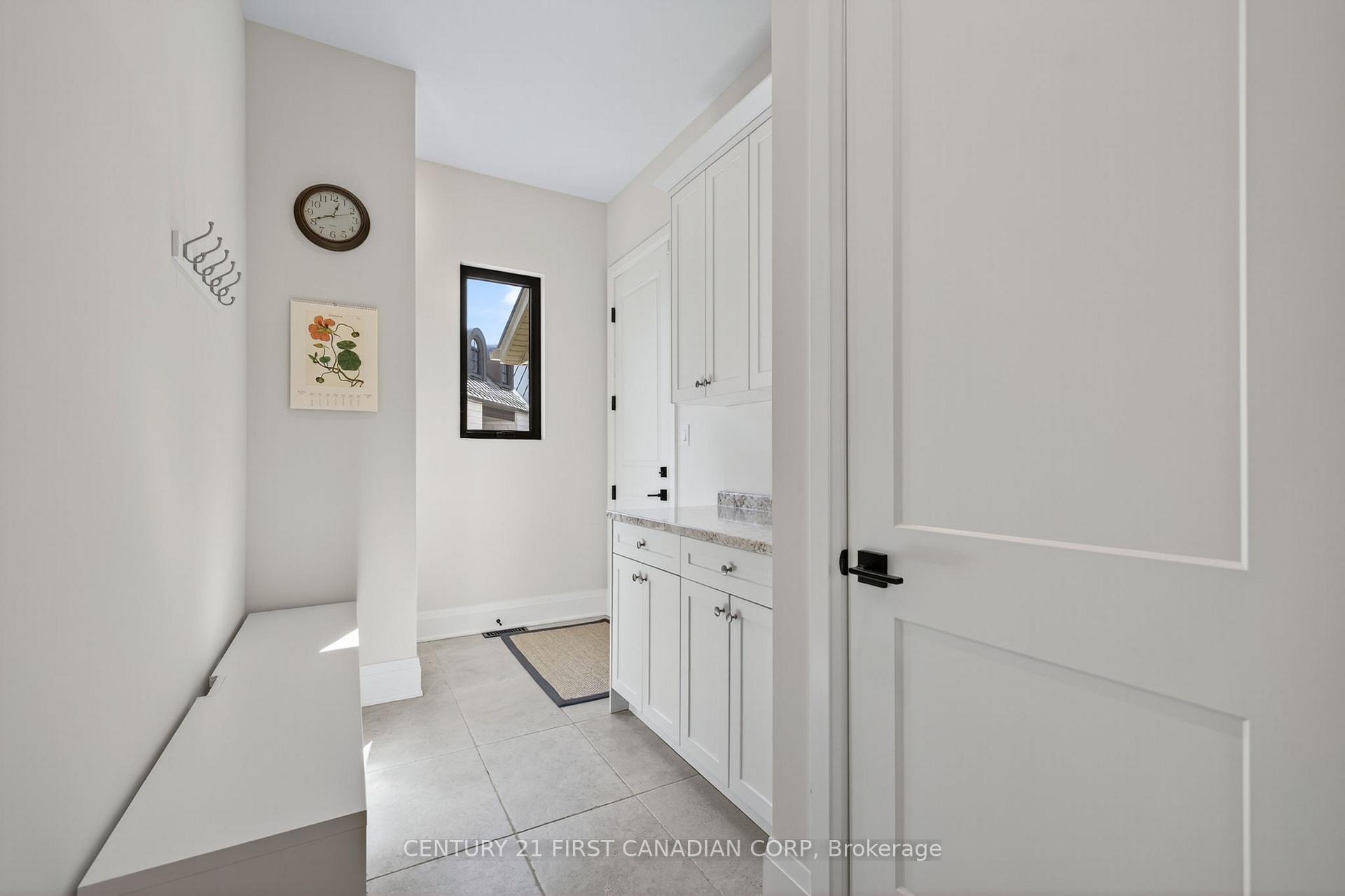 Photo 17 of 1704 Upper West Avenue, London, South B — HOMEH