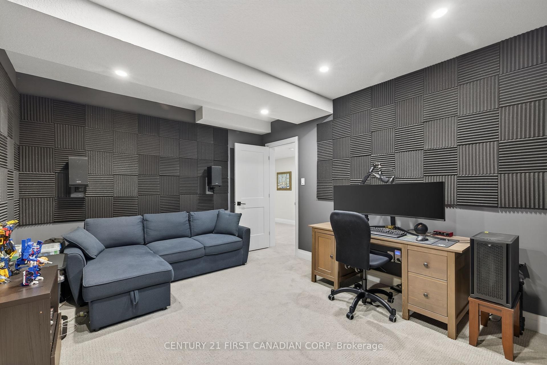 Photo 41 of 1704 Upper West Avenue, London, South B — HOMEH