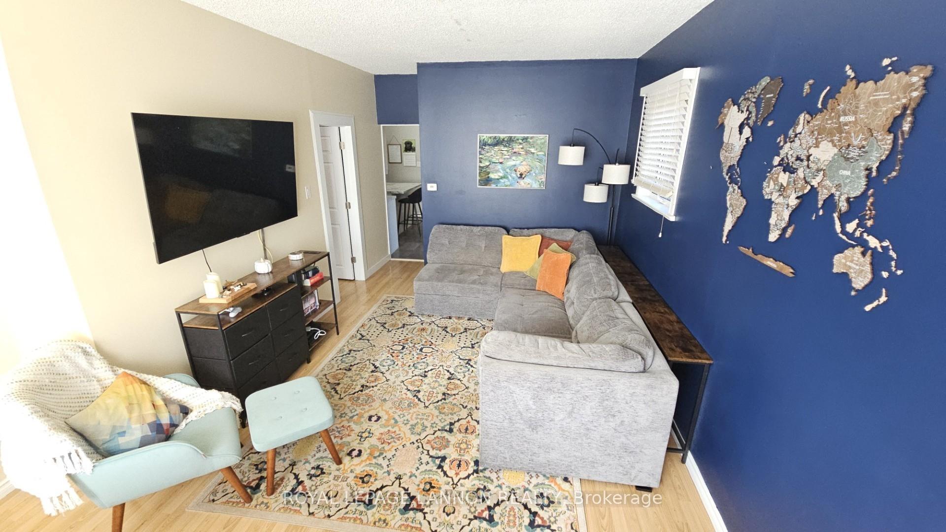 Photo 3 of 1121 Centre Avenue, Thunder Bay, Westfort — HOMEH