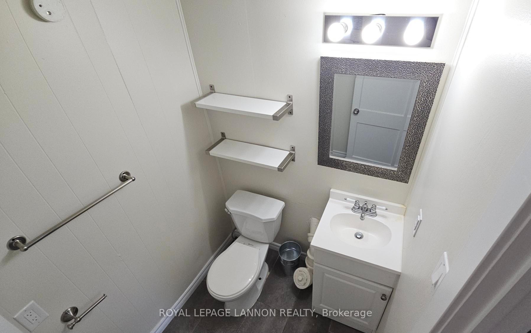 Photo 19 of 1121 Centre Avenue, Thunder Bay, Westfort — HOMEH
