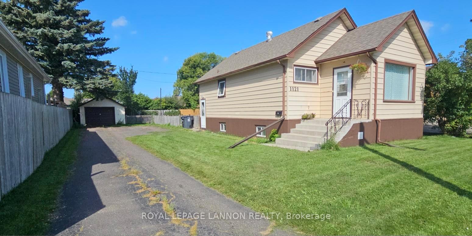 Photo 31 of 1121 Centre Avenue, Thunder Bay, Westfort — HOMEH