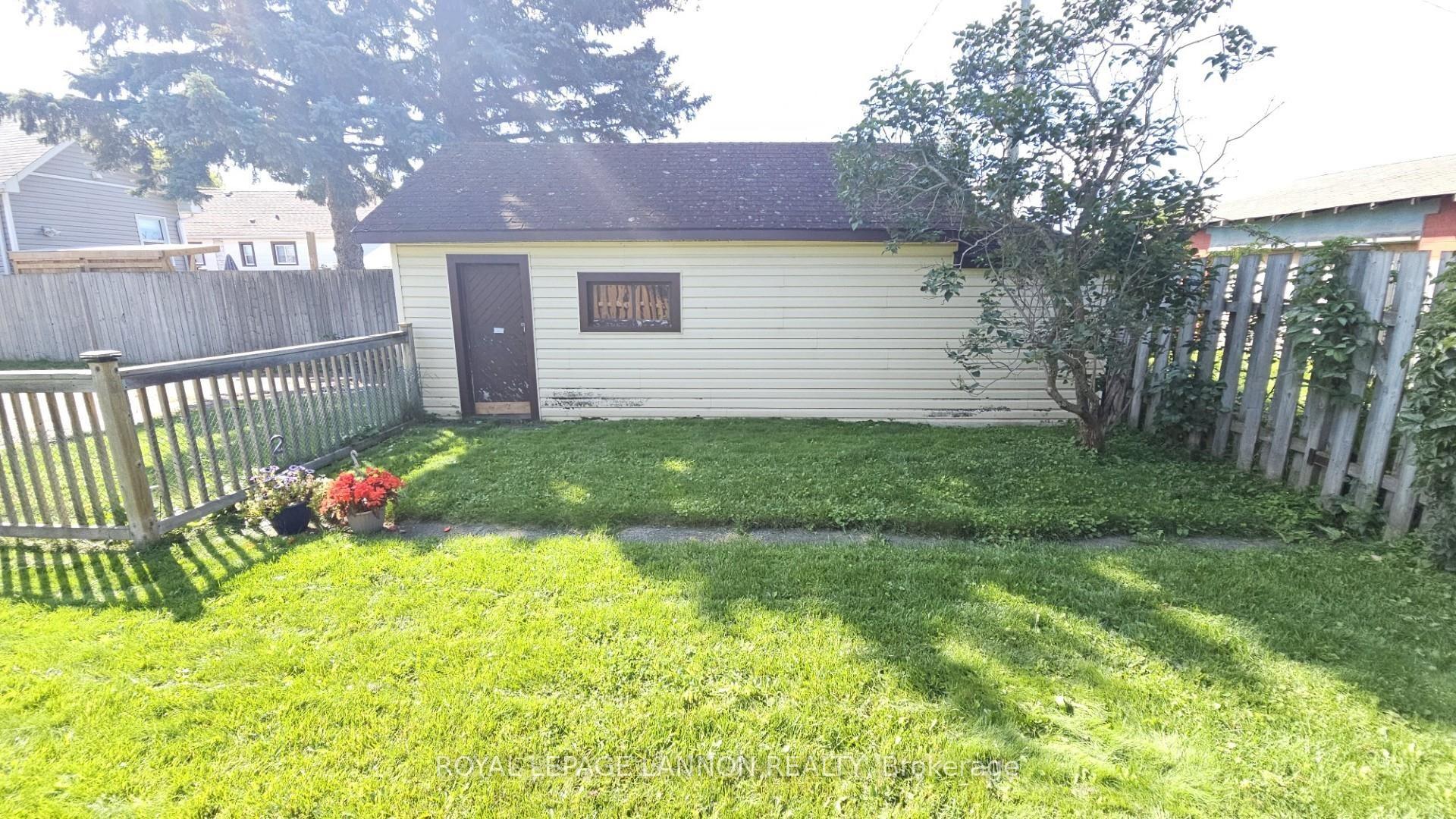 Photo 33 of 1121 Centre Avenue, Thunder Bay, Westfort — HOMEH