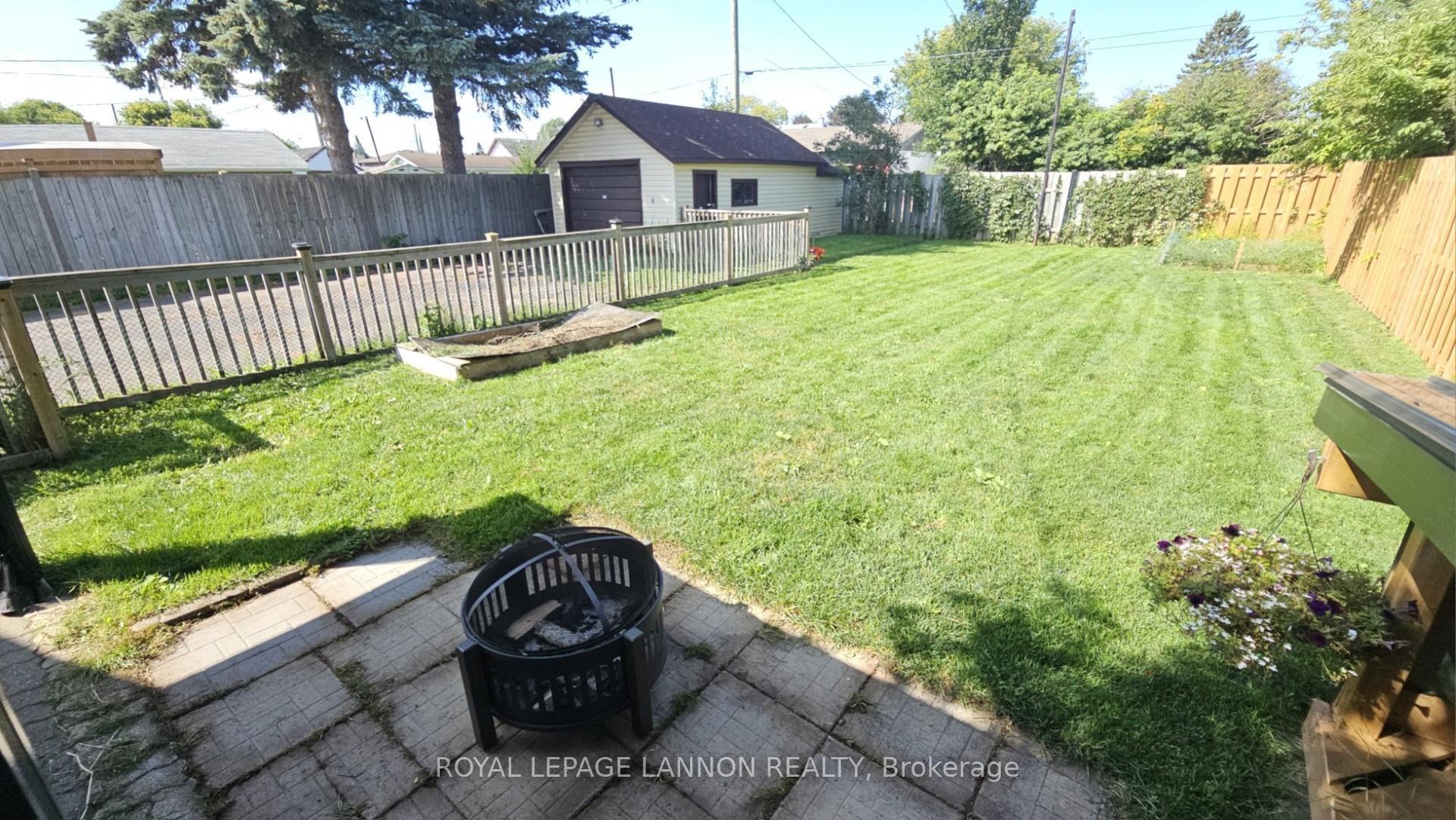 Photo 35 of 1121 Centre Avenue, Thunder Bay, Westfort — HOMEH