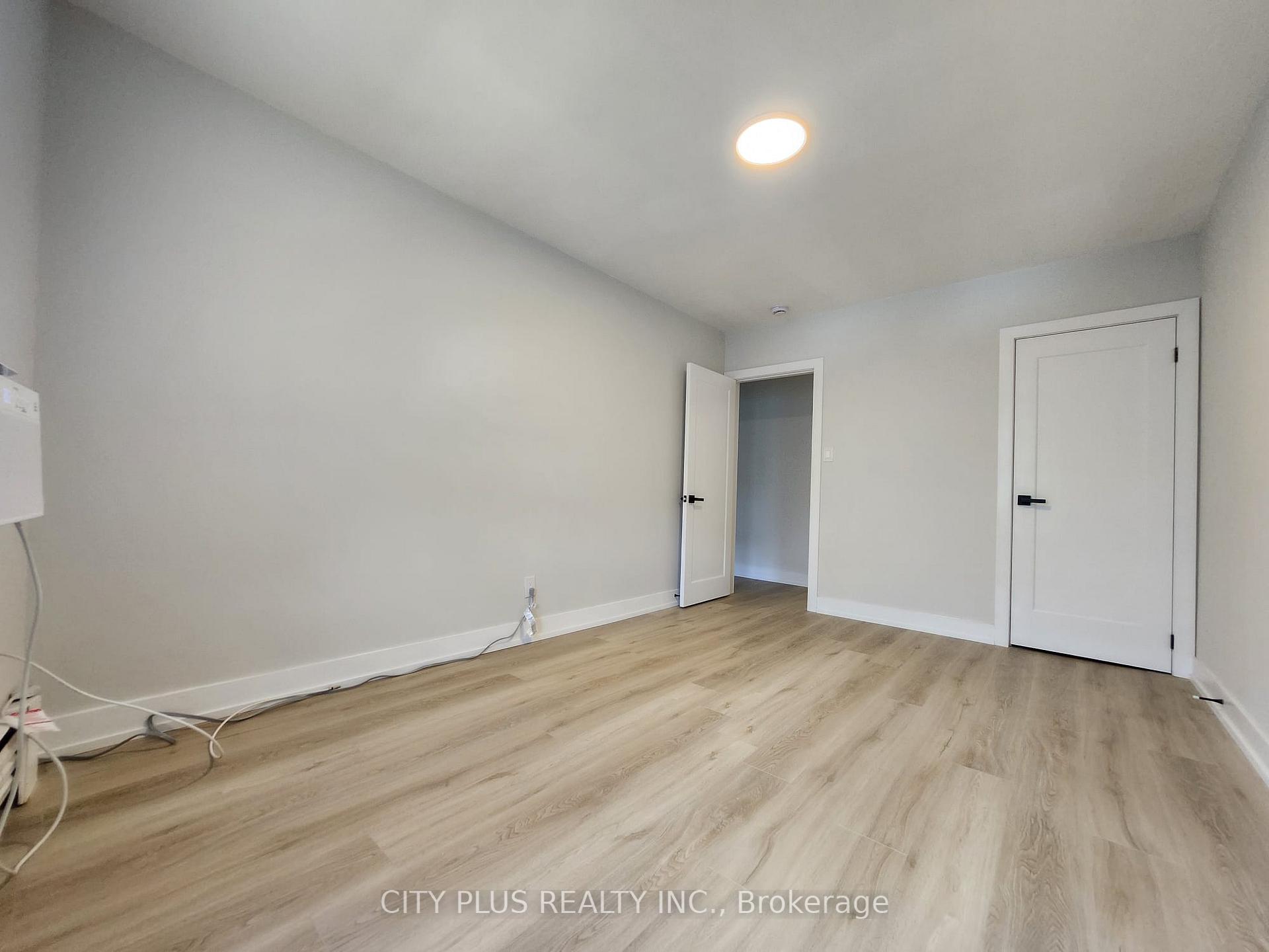 Photo 9 of Unit 2, 3547 Bathurst Street, Toronto, Bedford Park-Nortown — HOMEH