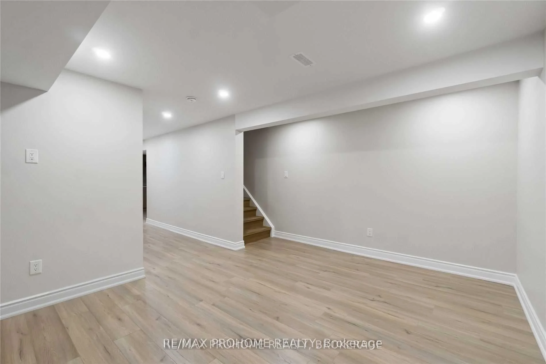 Photo 24 of 78 Ashbury Boulevard, Ajax, South East — HOMEH