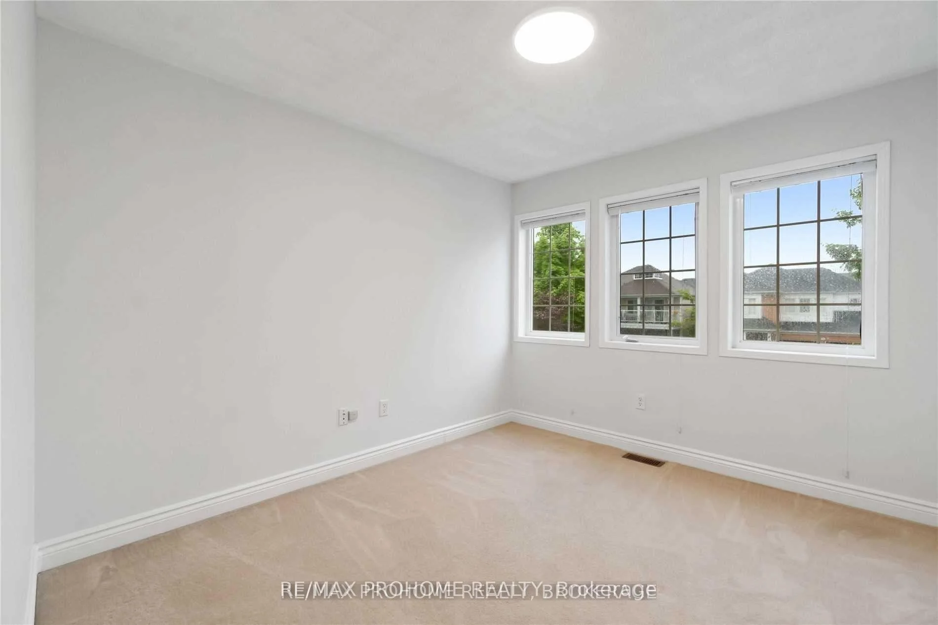 Photo 34 of 78 Ashbury Boulevard, Ajax, South East — HOMEH