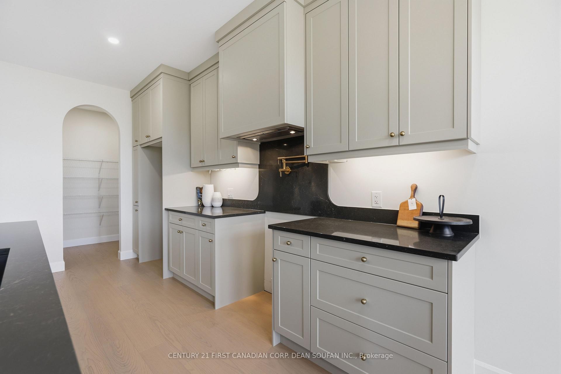 Photo 11 of 2308 Darwin Crescent, London, South V — HOMEH