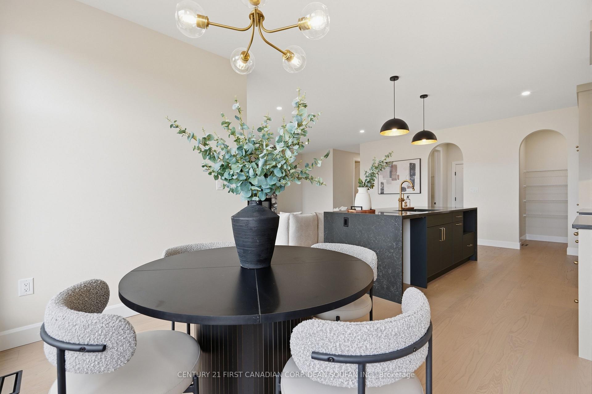 Photo 18 of 2308 Darwin Crescent, London, South V — HOMEH