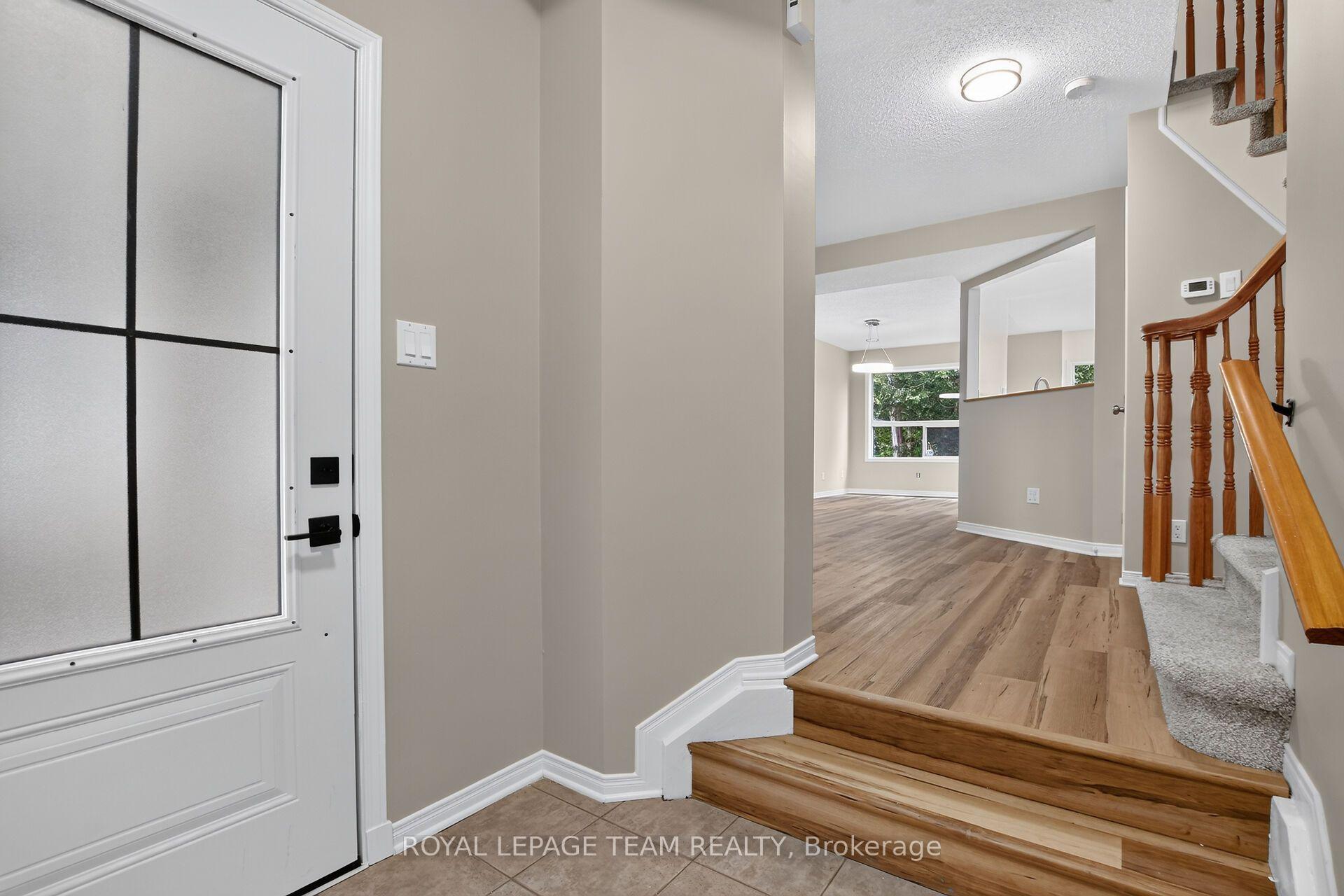 Photo 7 of 28 Cohen Avenue, Ottawa, Kanata - Katimavik — HOMEH