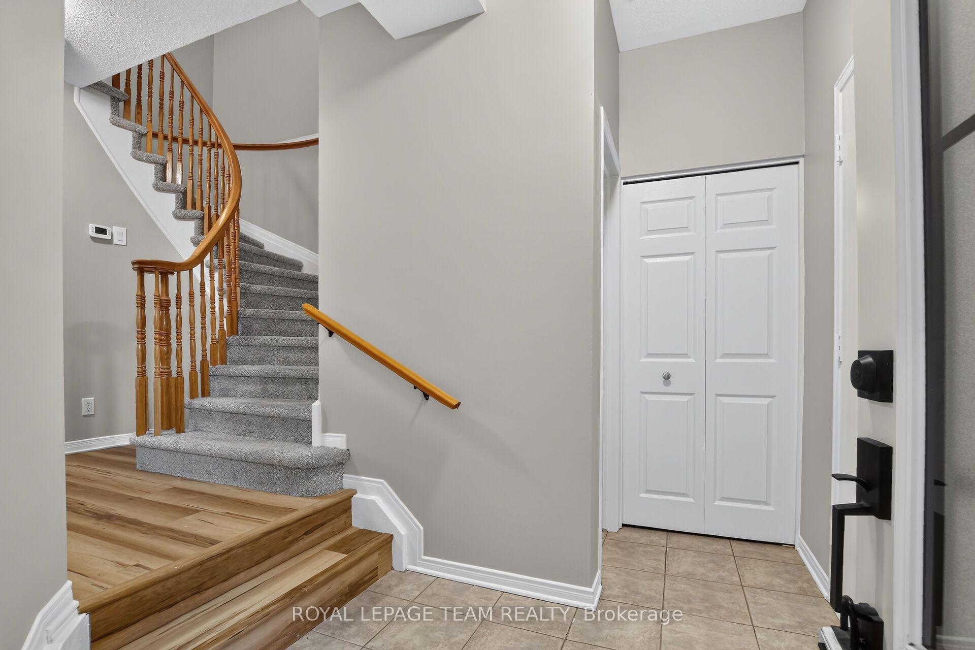 Photo 9 of 28 Cohen Avenue, Ottawa, Kanata - Katimavik — HOMEH