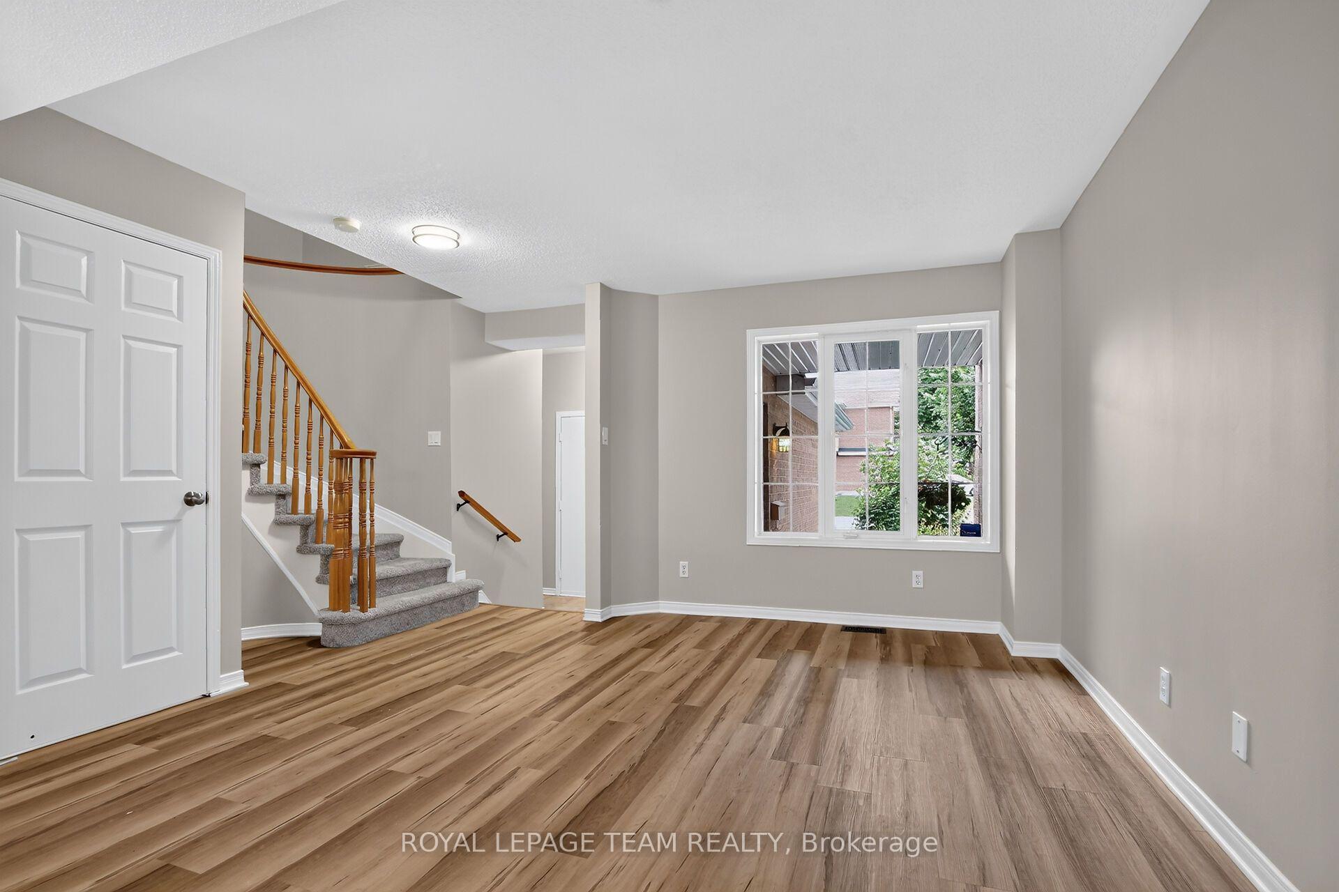 Photo 11 of 28 Cohen Avenue, Ottawa, Kanata - Katimavik — HOMEH