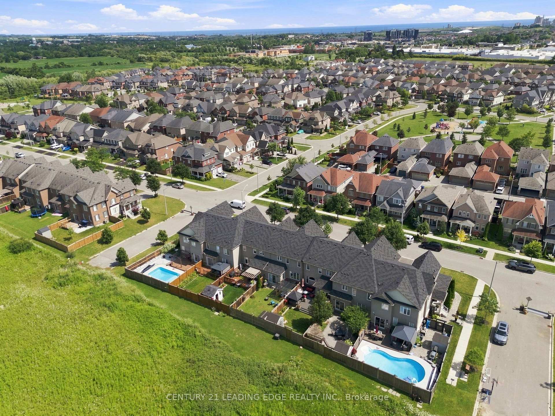 Photo 48 of 70 Ross Wright Avenue, Clarington, Bowmanville — HOMEH